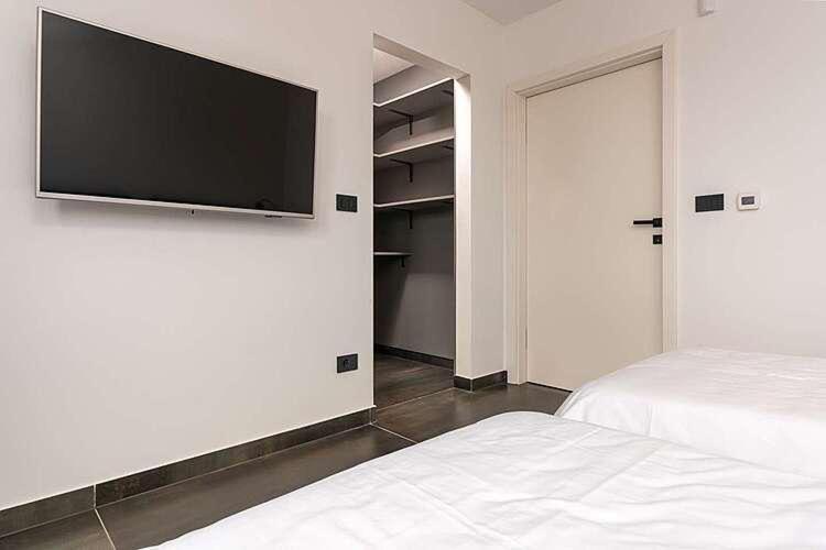 Three-Bedroom Apartment photo 2
