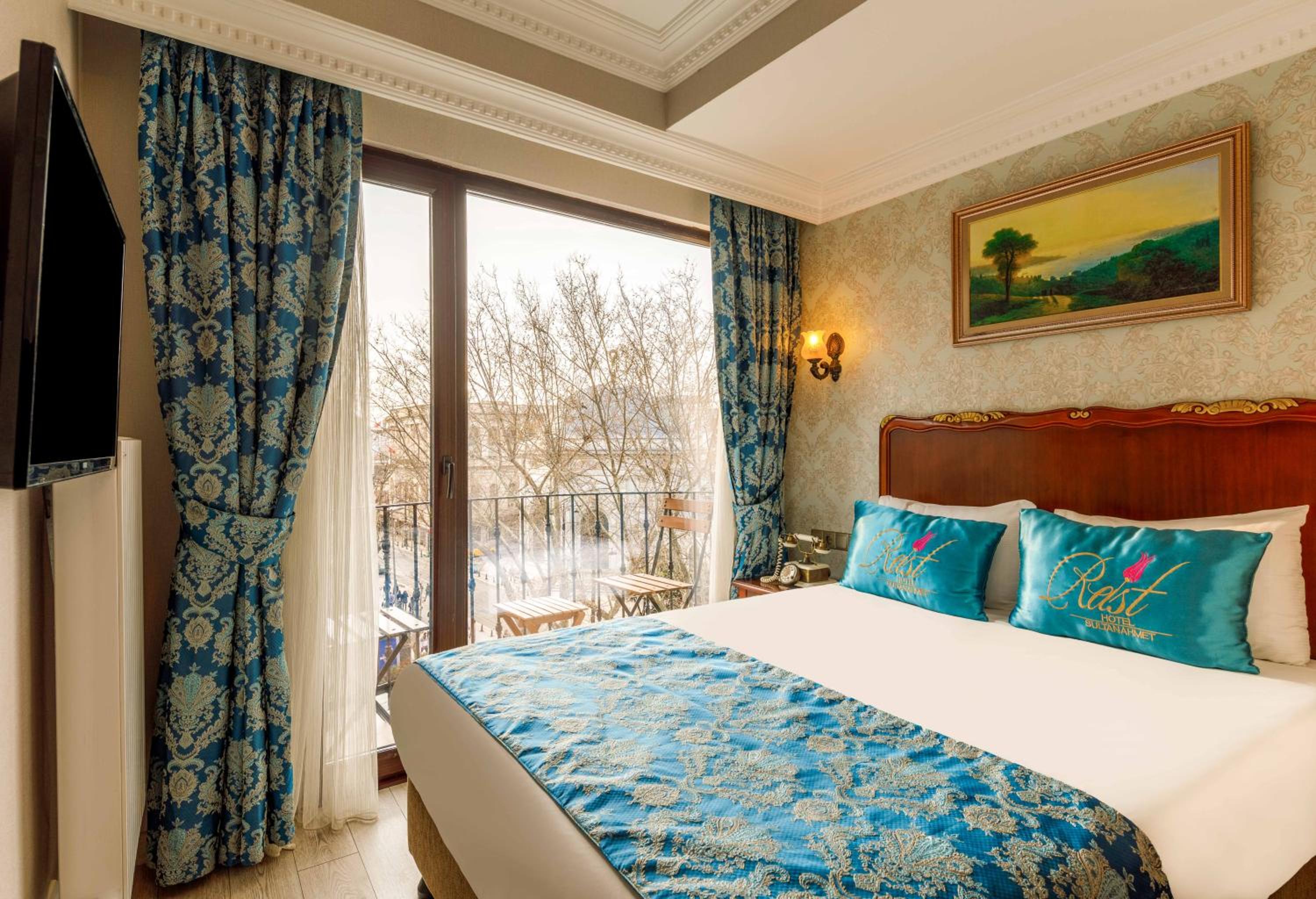 Superior Double or Twin Room with Balcony photo 2