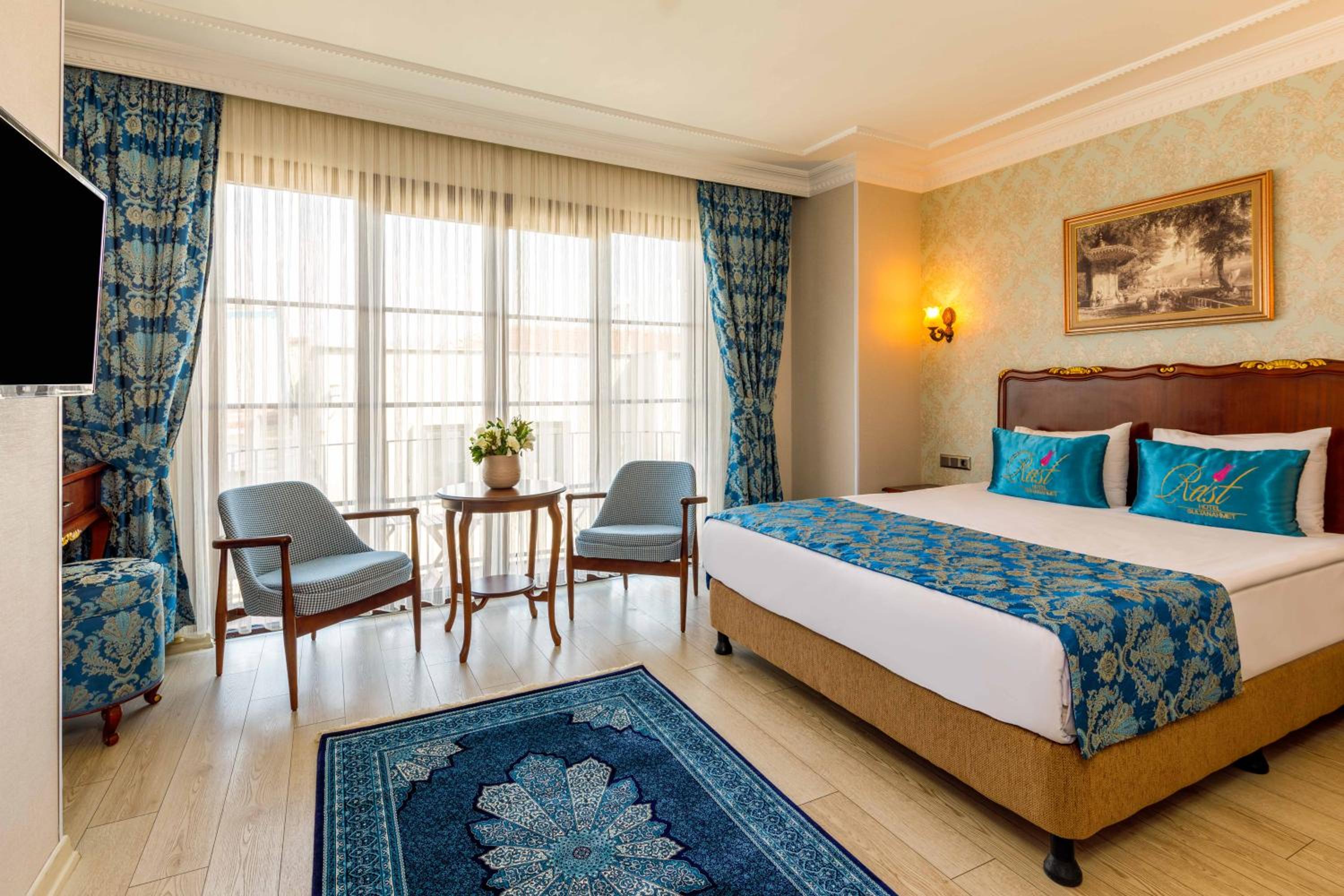 Deluxe Double Room with Balcony photo 1