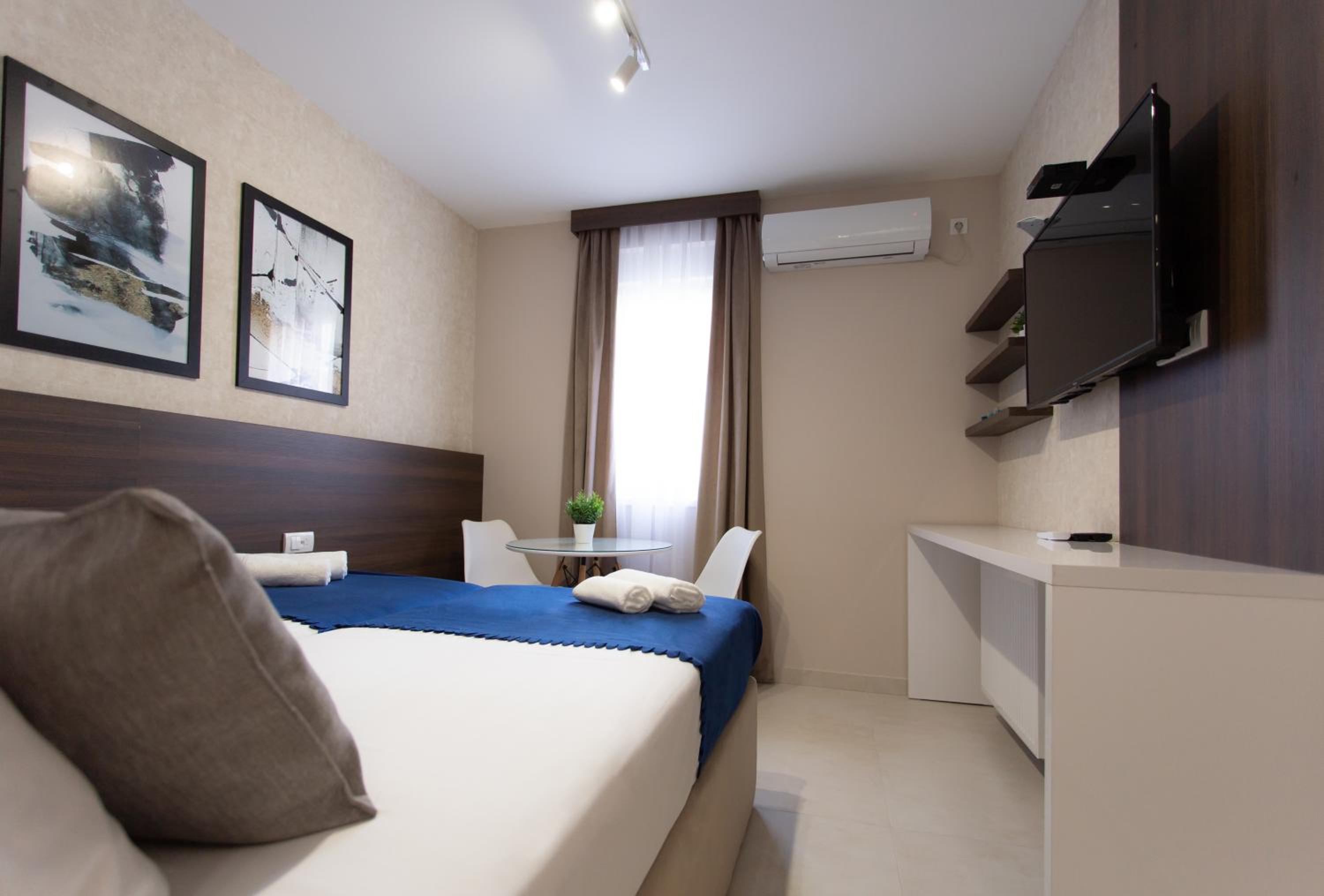 Standard Double Room - Photo 1