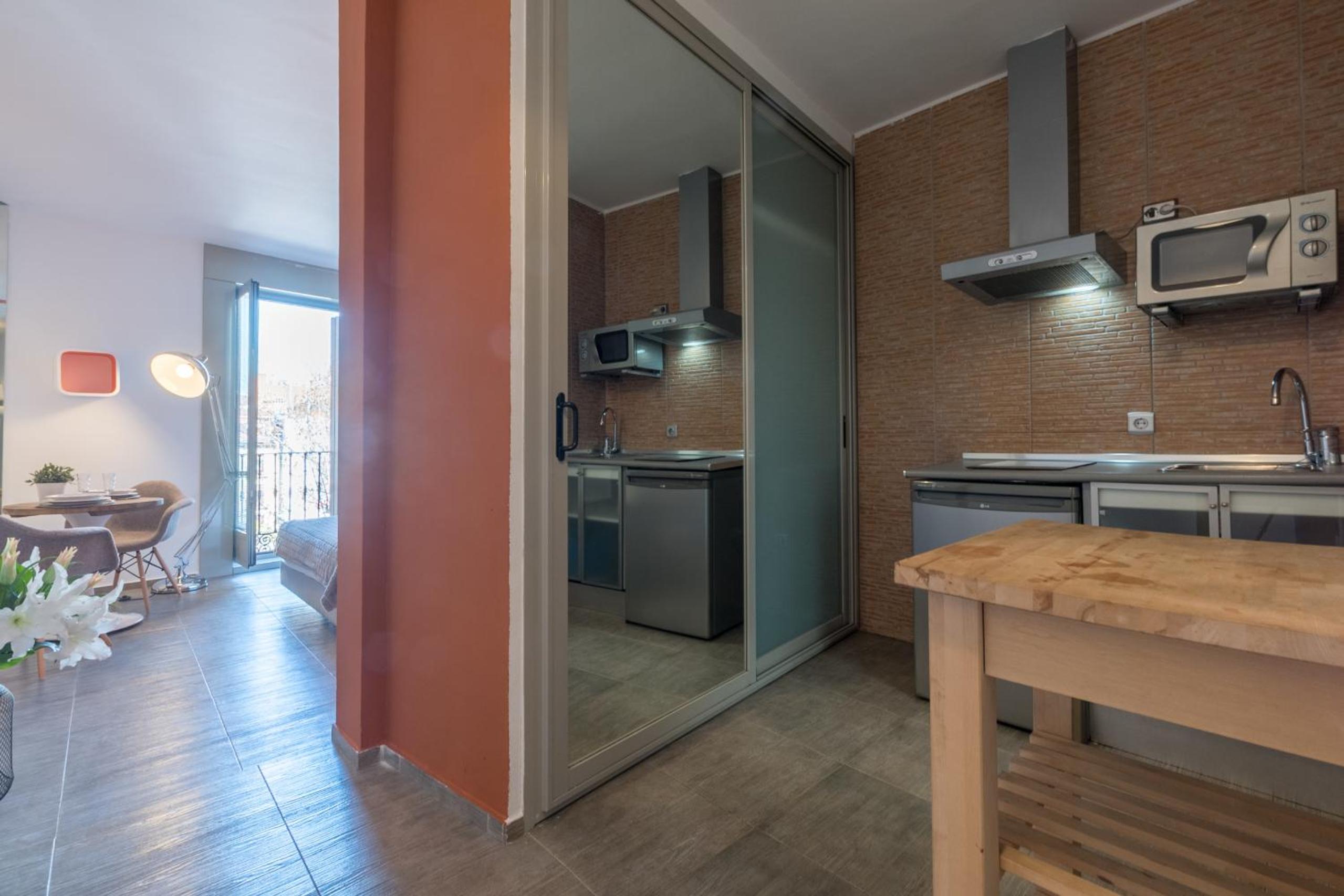 Studio Apartment Exterior VII - Photo 17