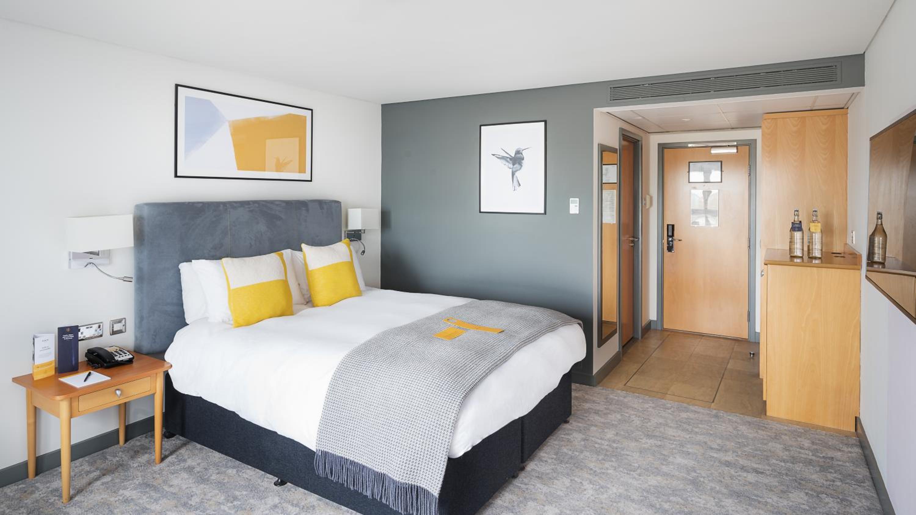 Standard Queen Room - Photo 9