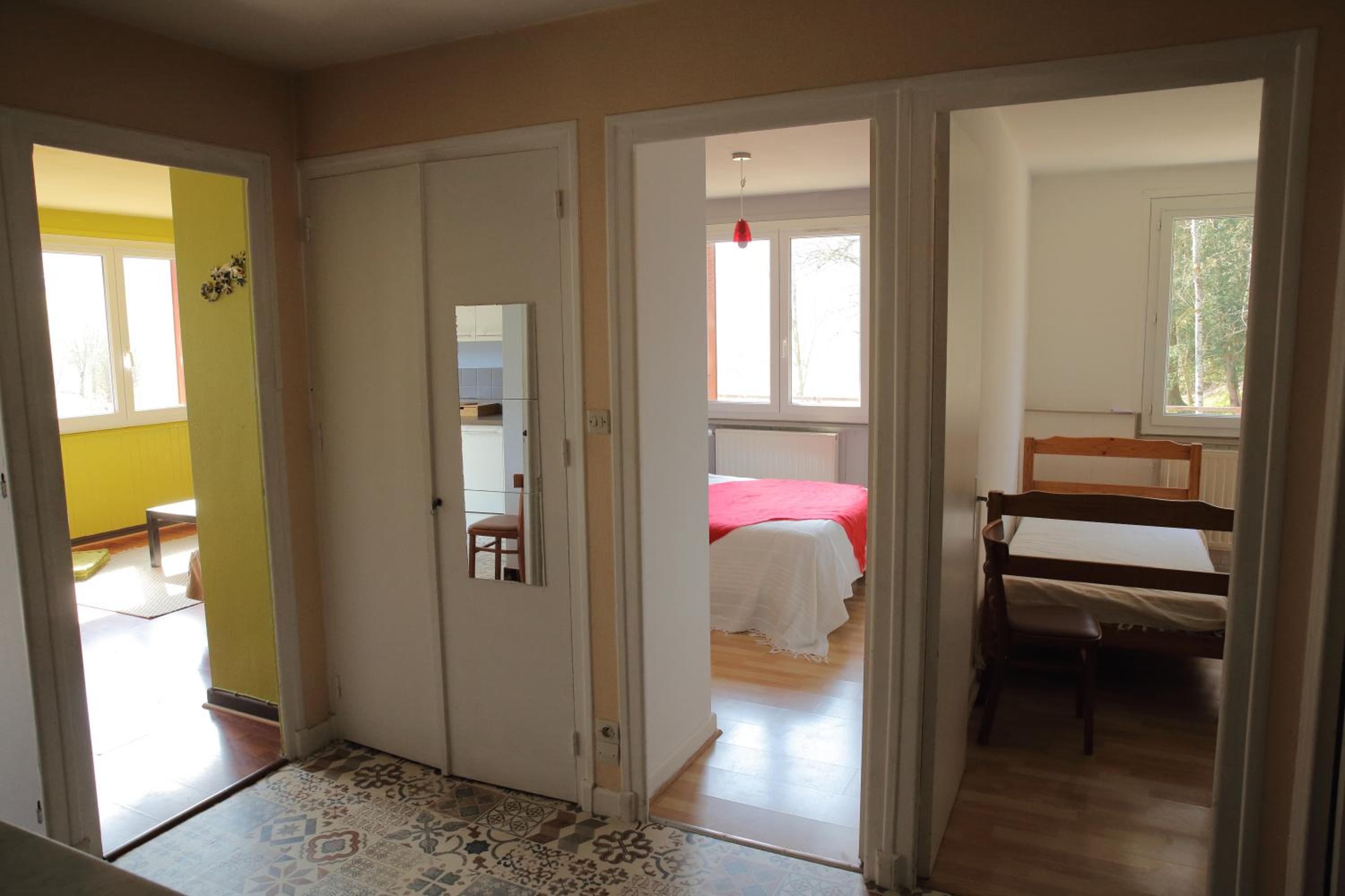 Two-Bedroom House - Photo 4