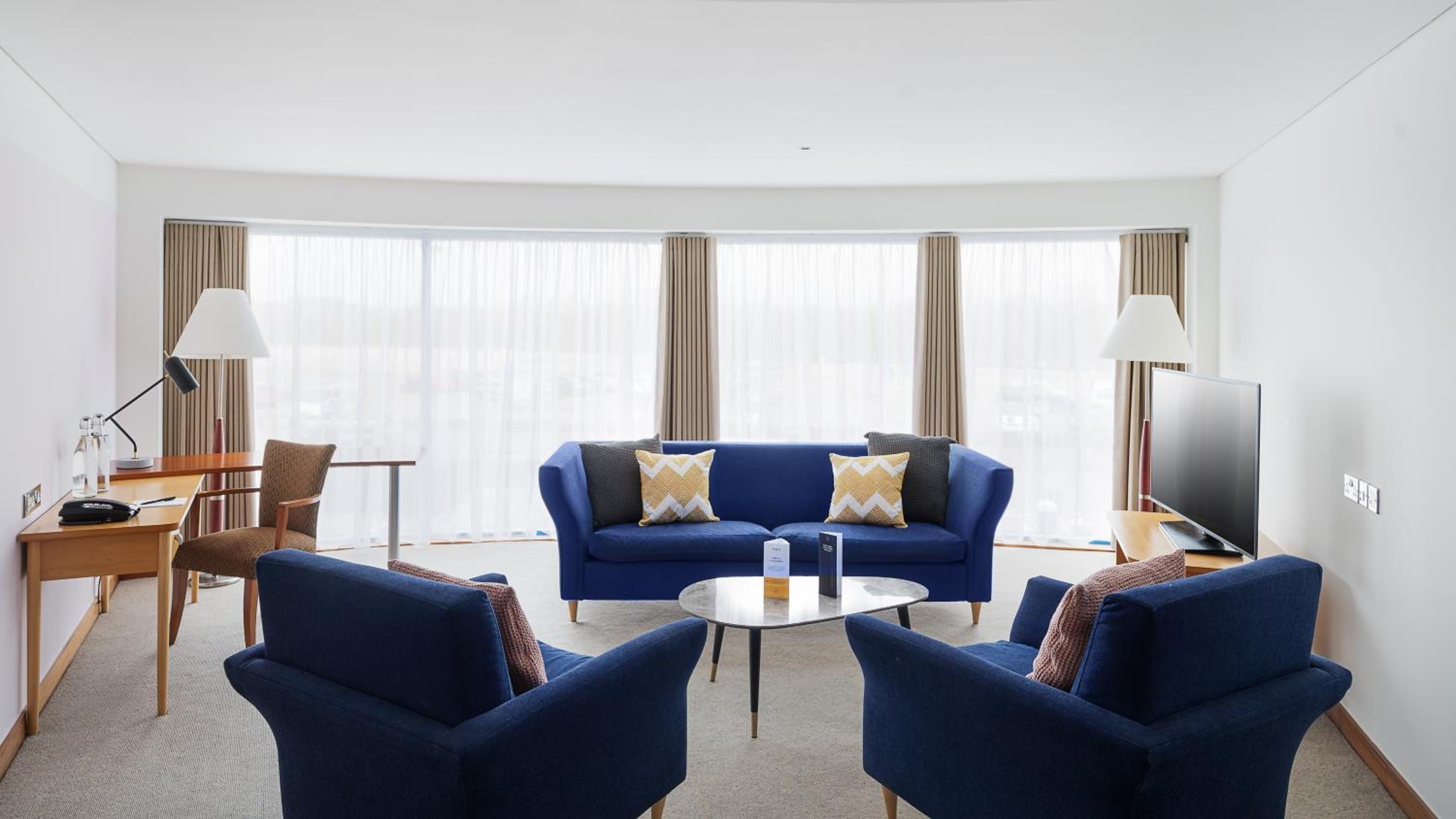 One-Bedroom King Suite with Living Area - Photo 4