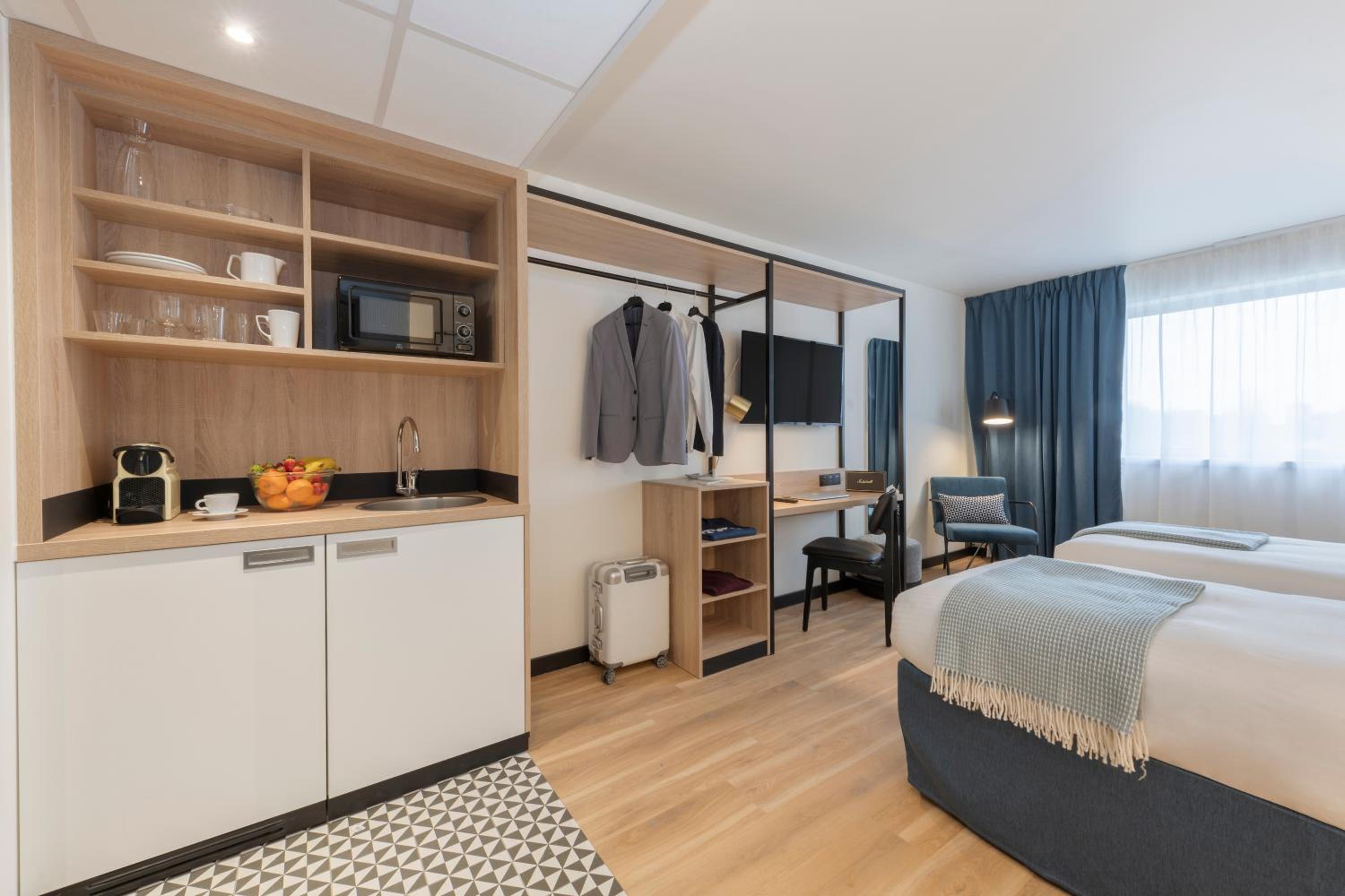Twin Room - Photo 5