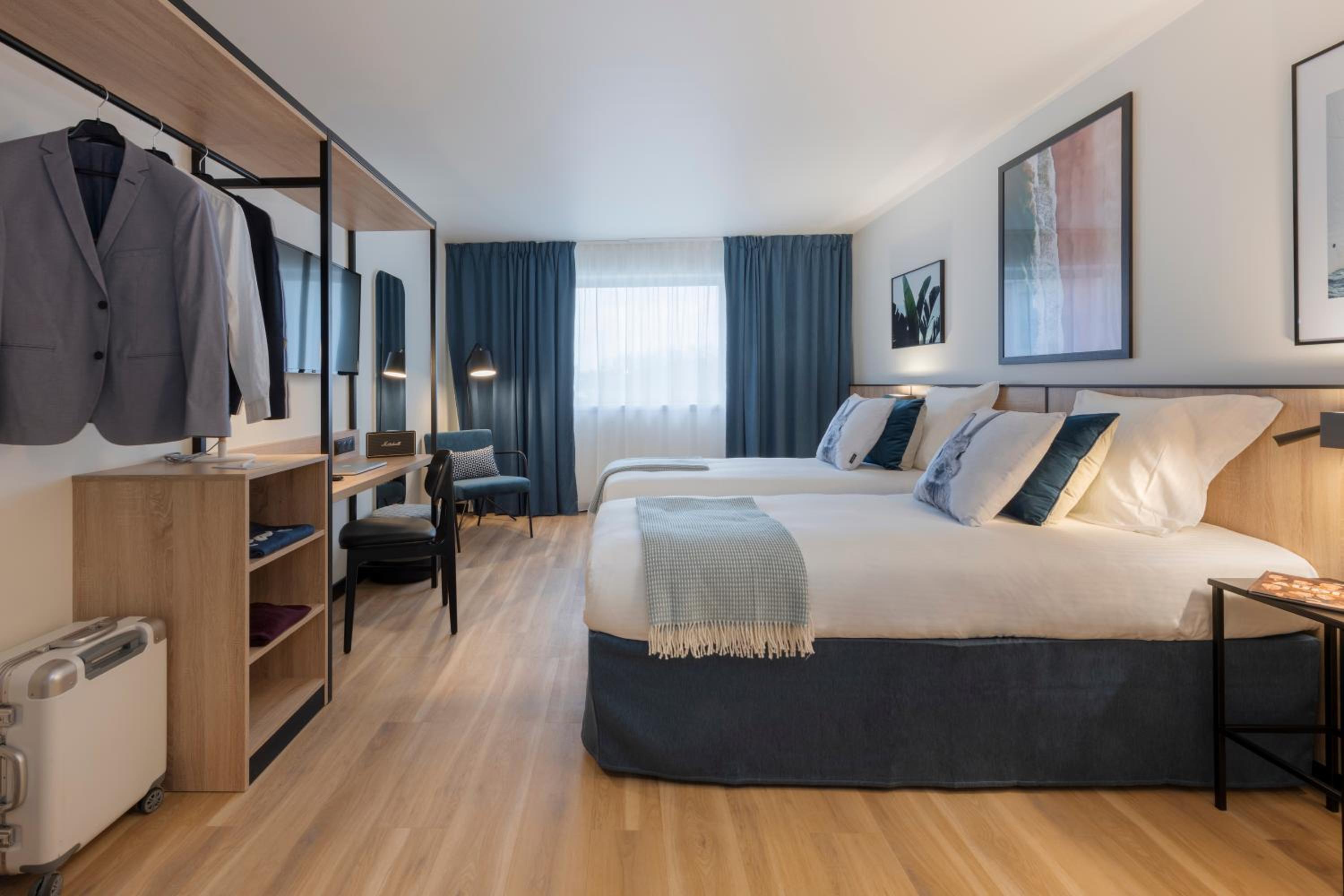 Twin Room - Photo 2
