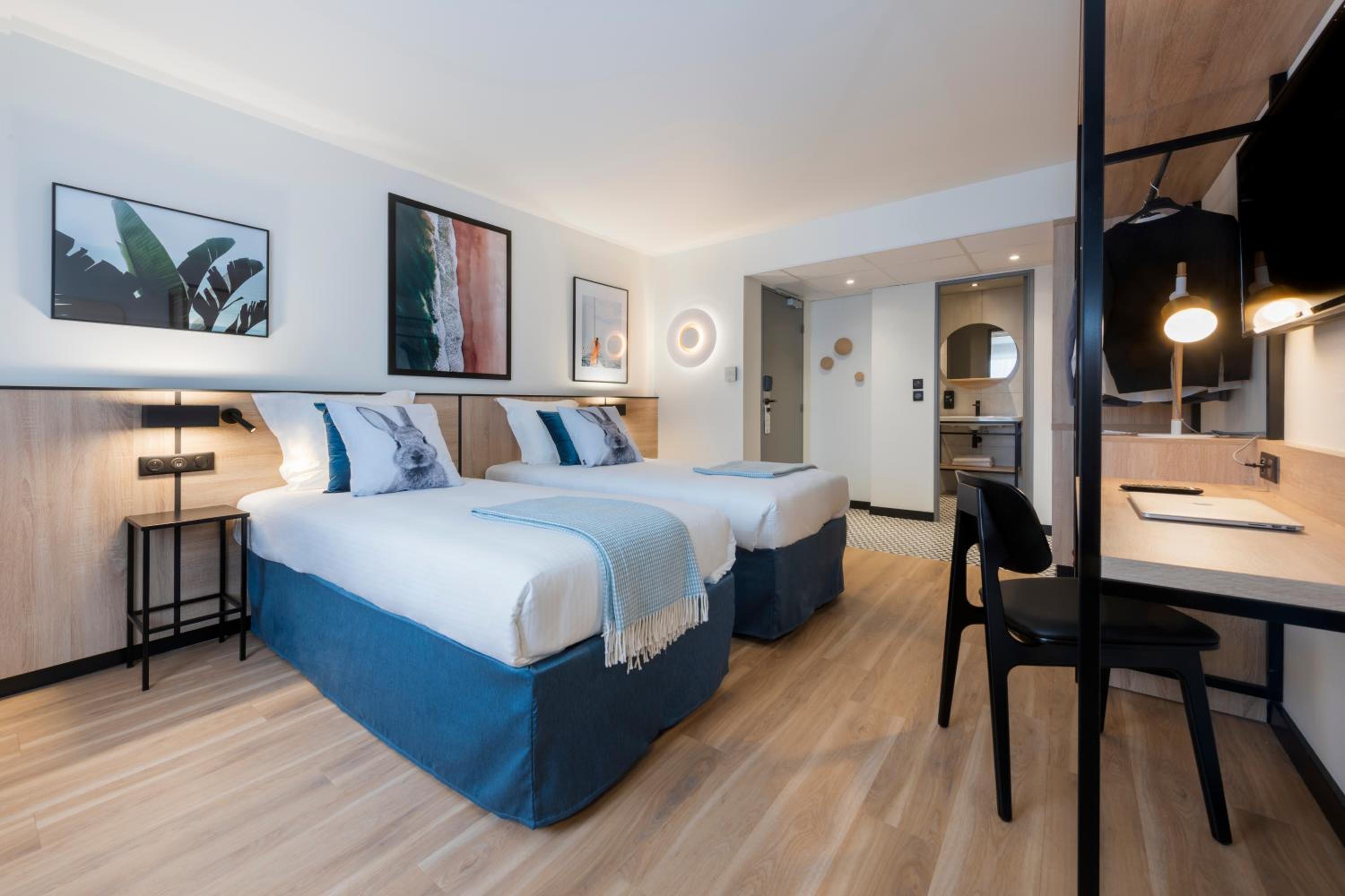 Twin Room - Photo 1