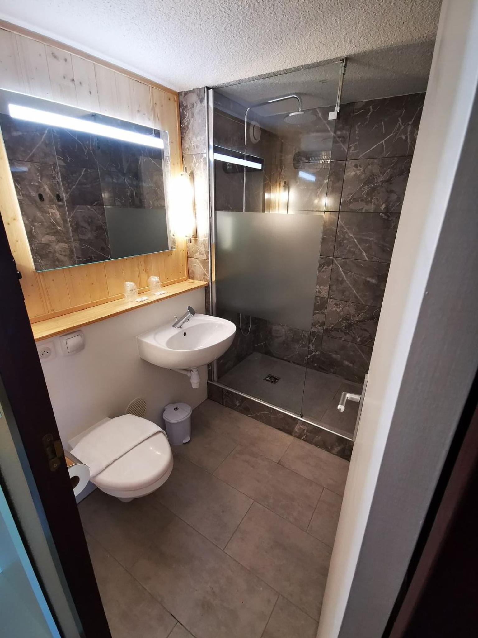 Superior Double Room - Photo 11