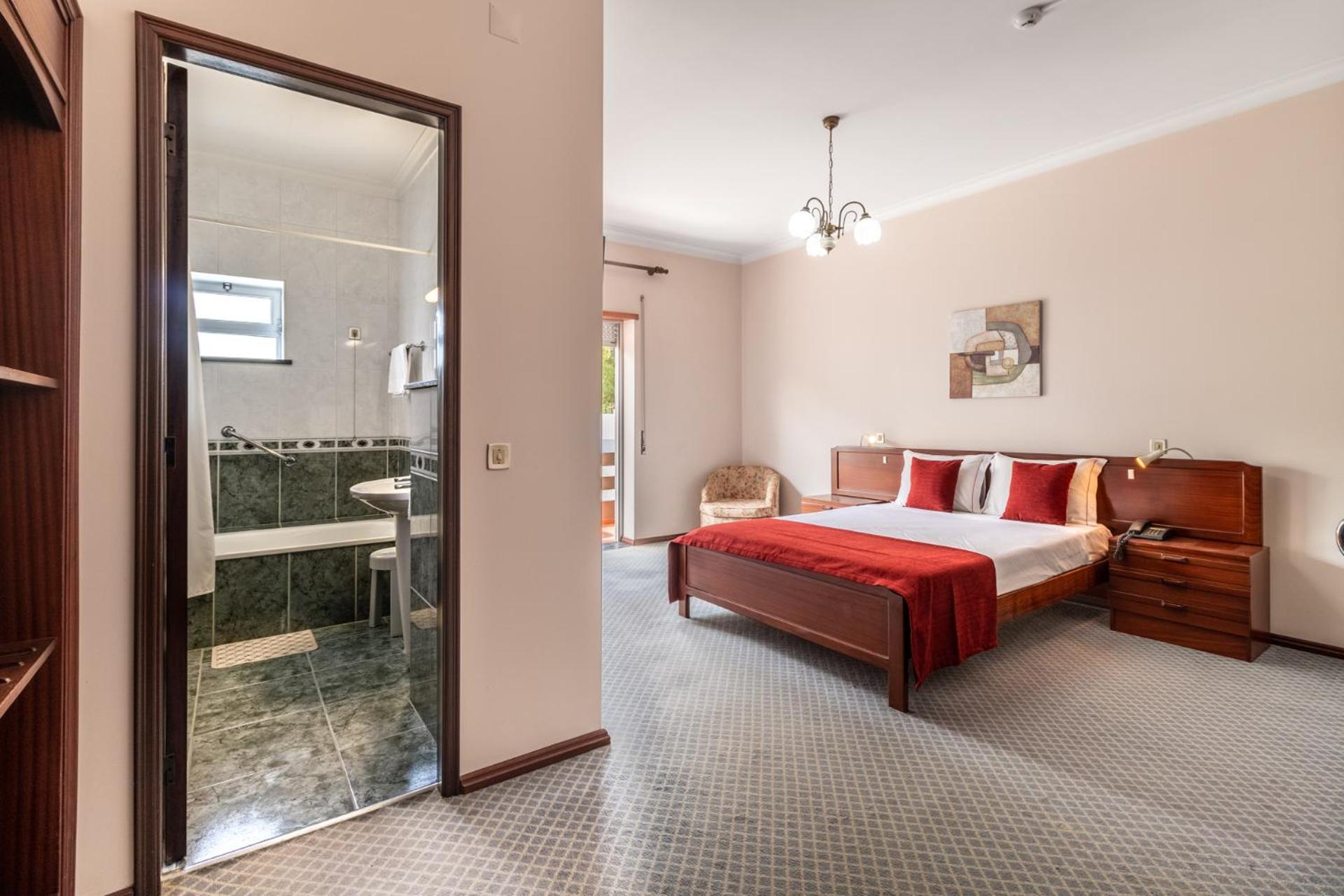 Standard Double Room - Photo 3