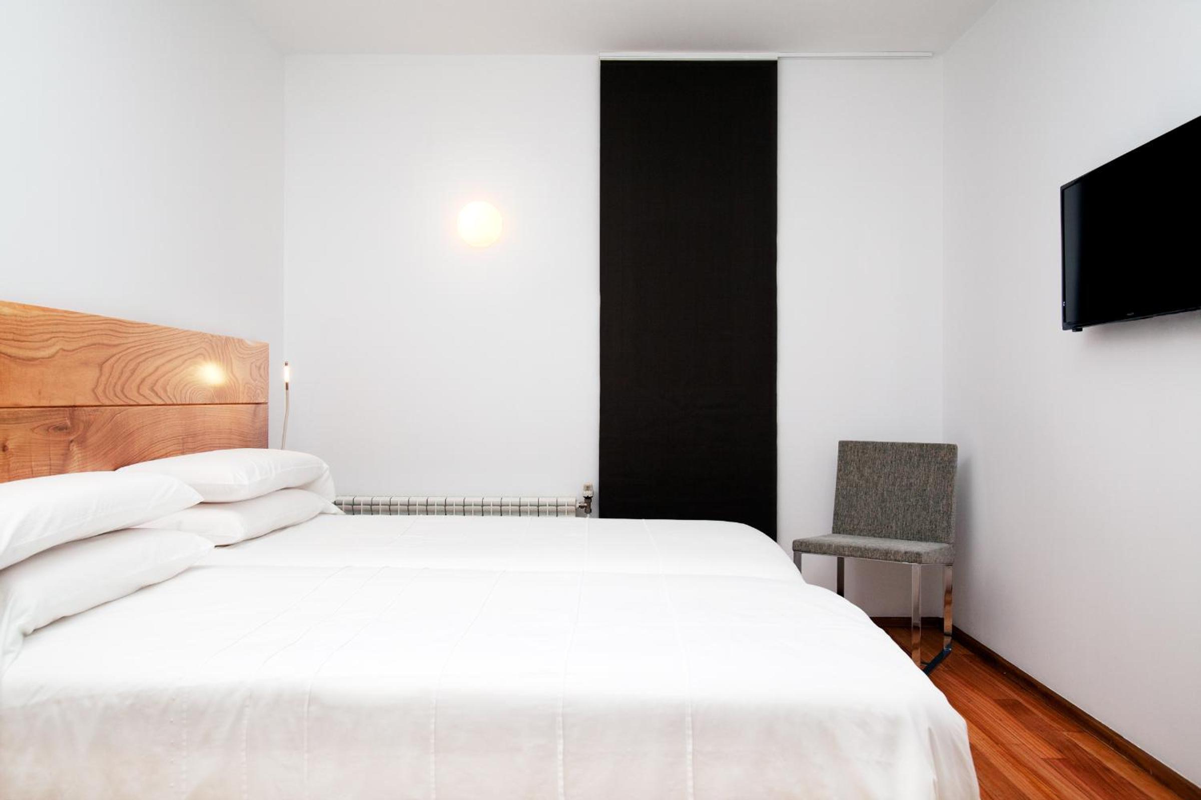 Double or Twin Room with Mountain View photo 2
