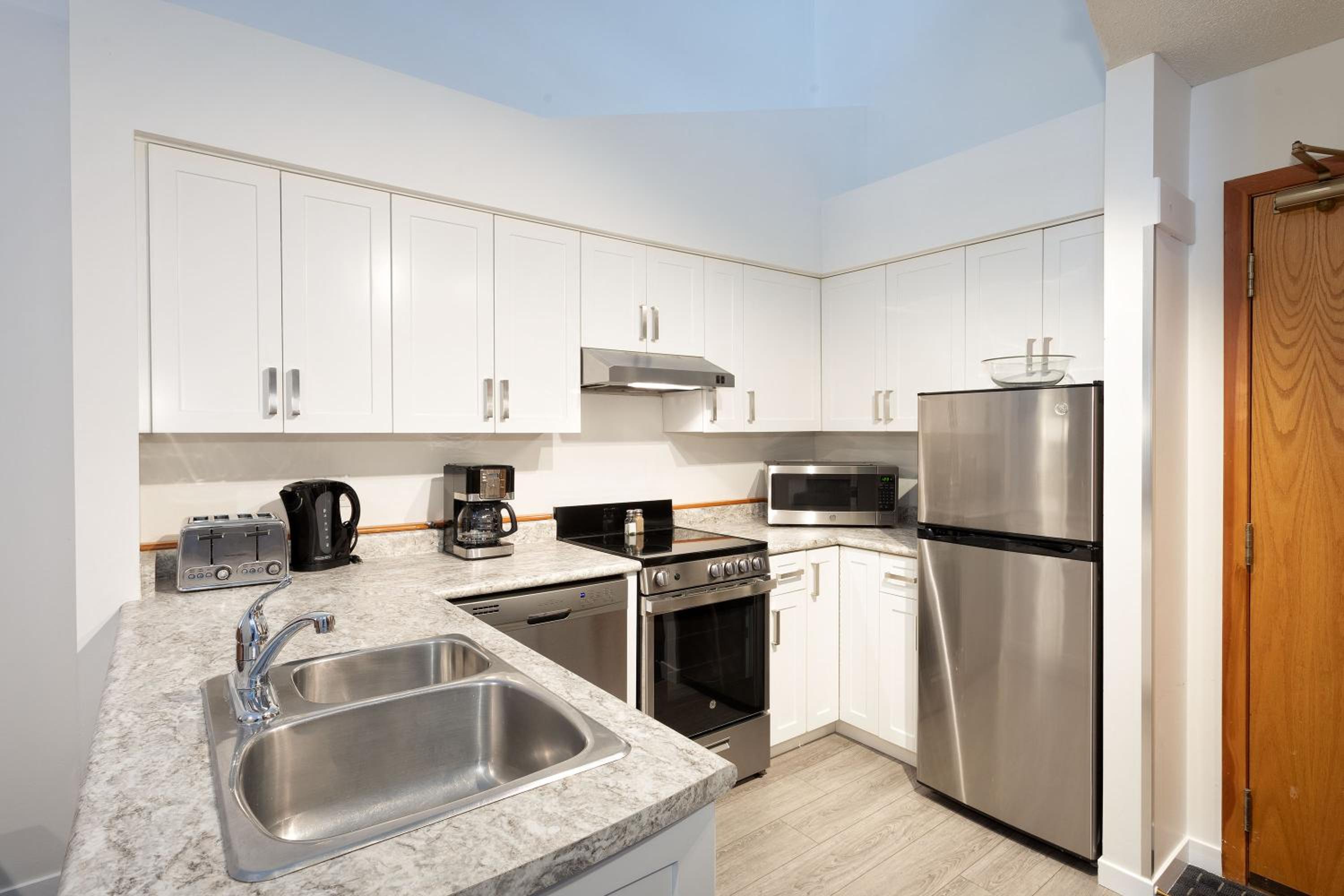 Condo, 1 Bedroom + Loft (Unit 305) photo 3