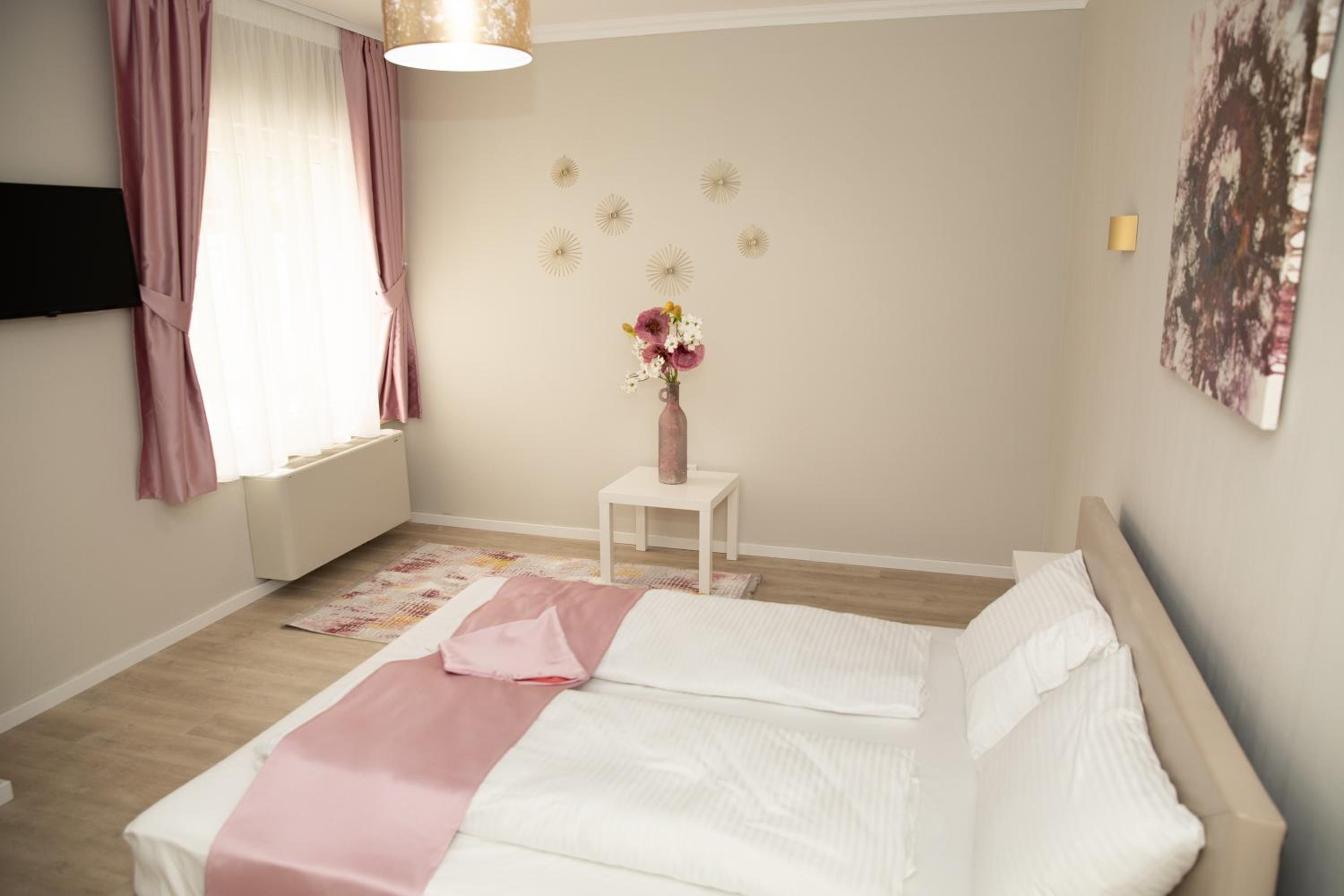 Deluxe Double Room photo 2