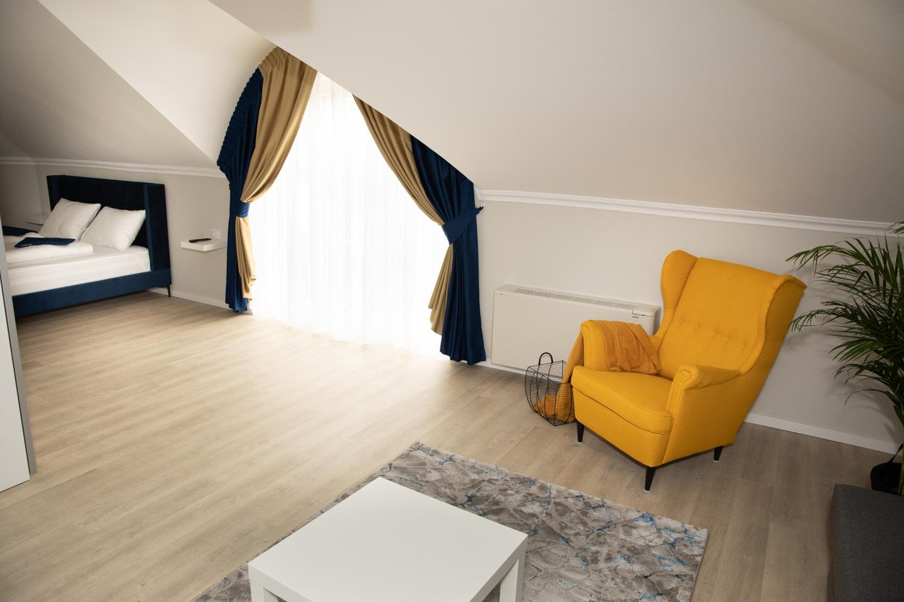 Deluxe Family Room photo 1