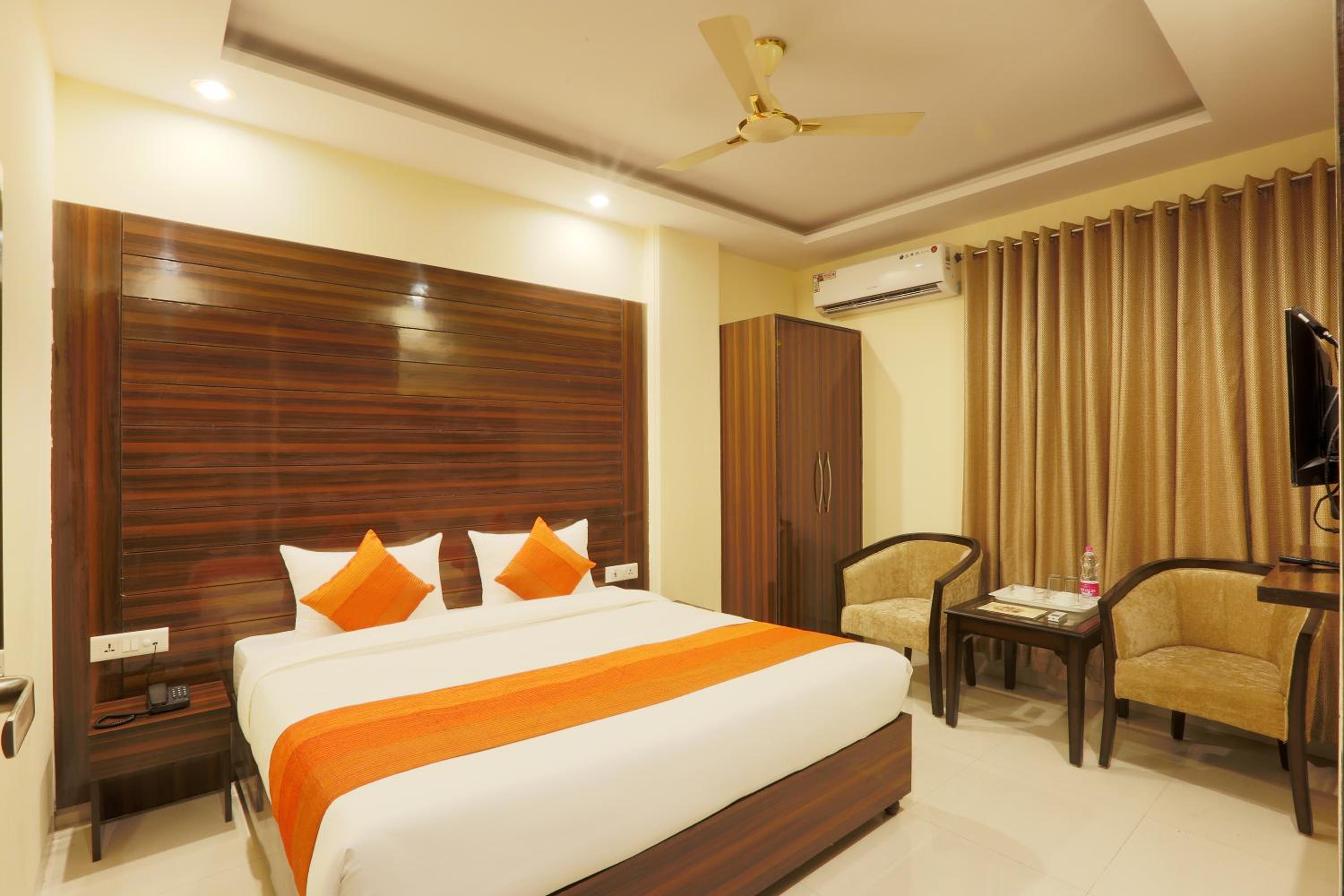 Deluxe Room - Photo 4