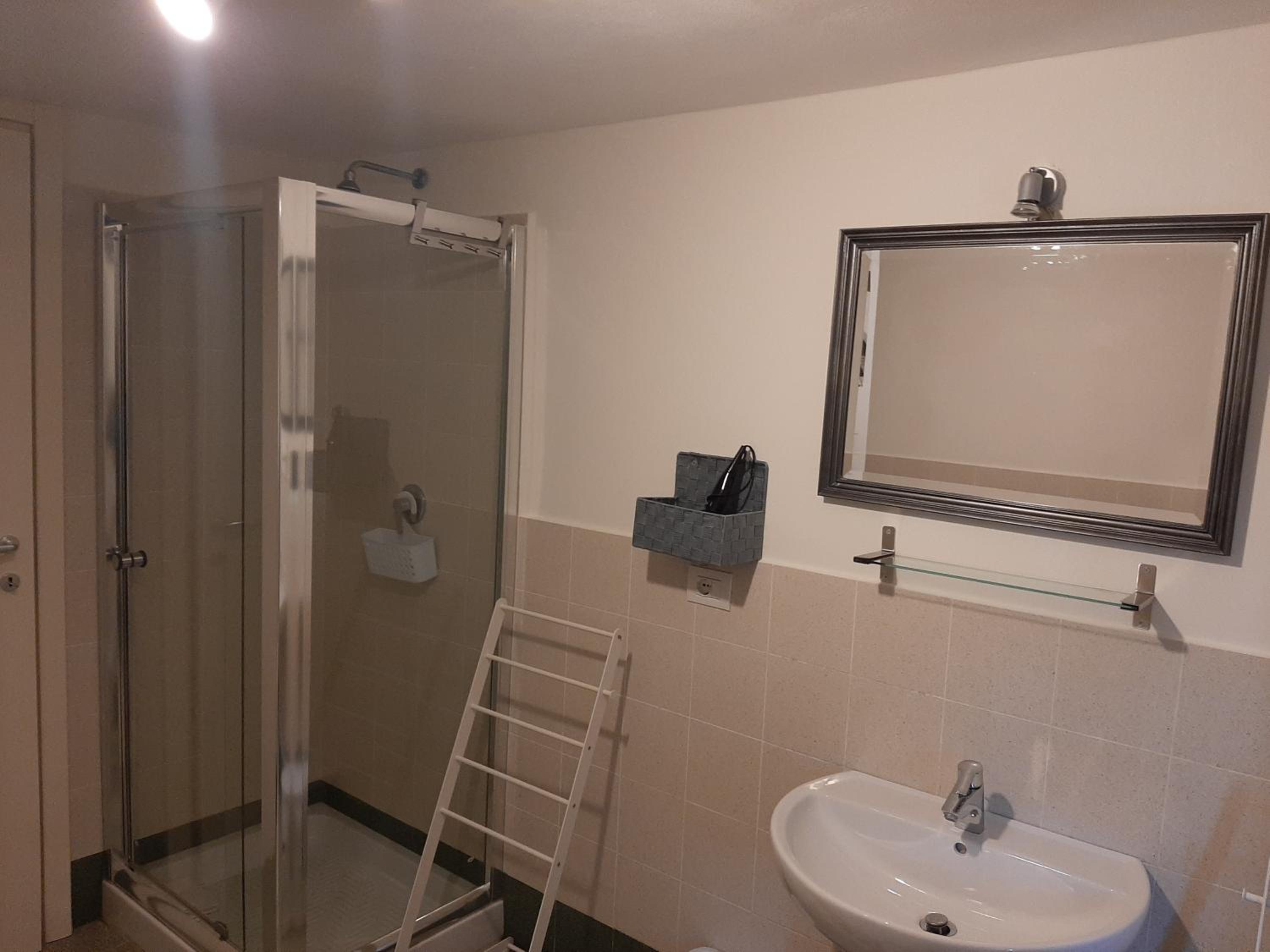 Family Room - Photo 25