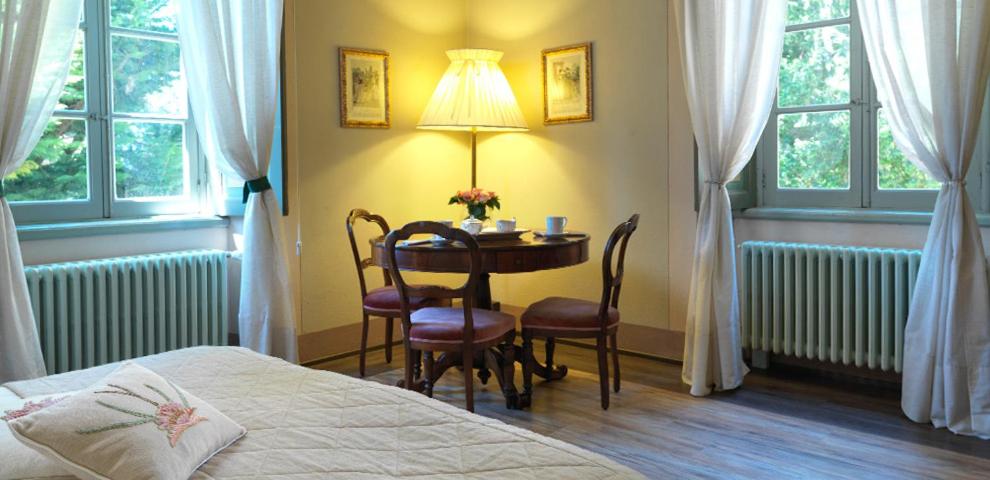Family Room with Garden View - Photo 2