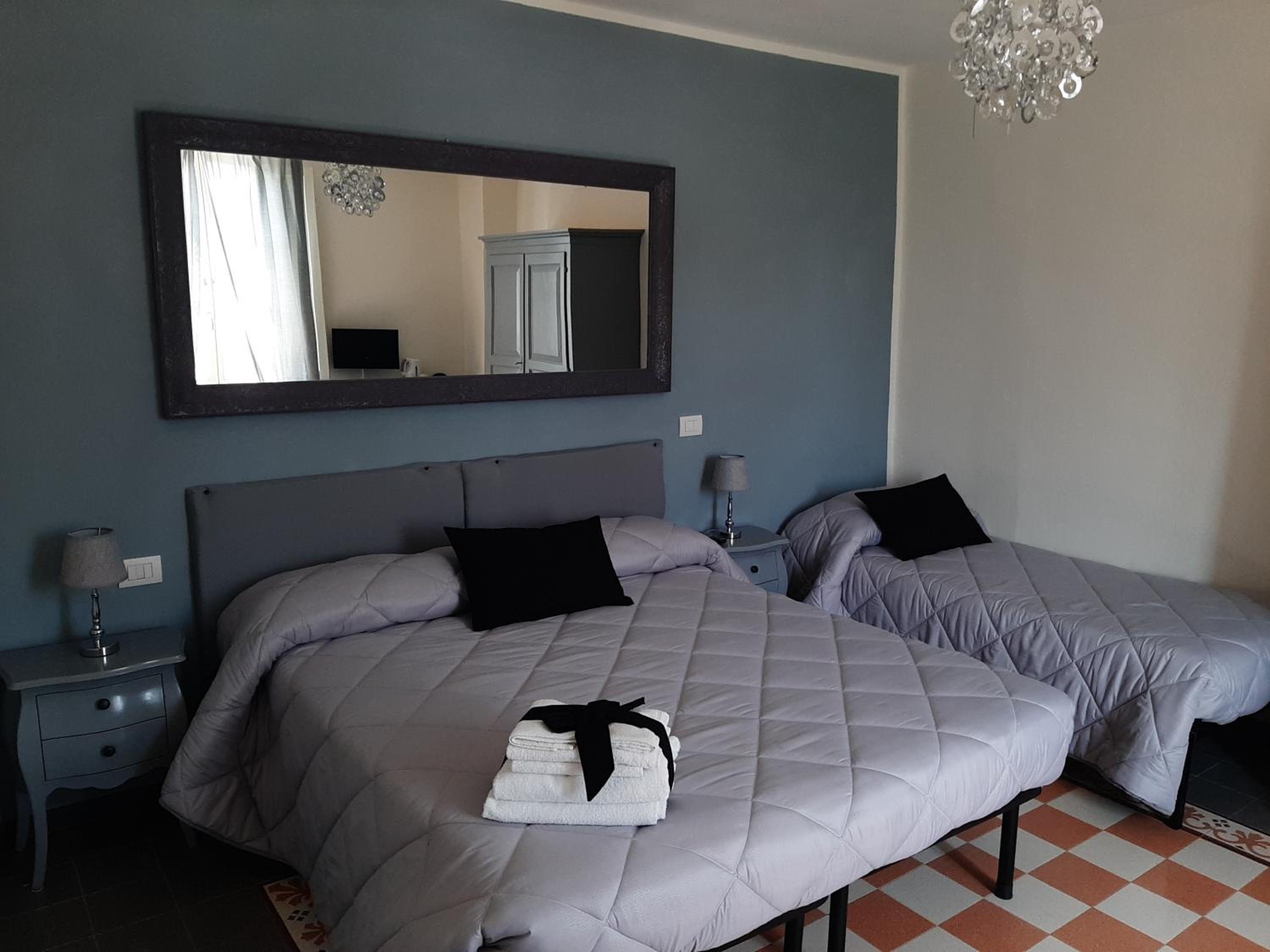 Family Room - Photo 22