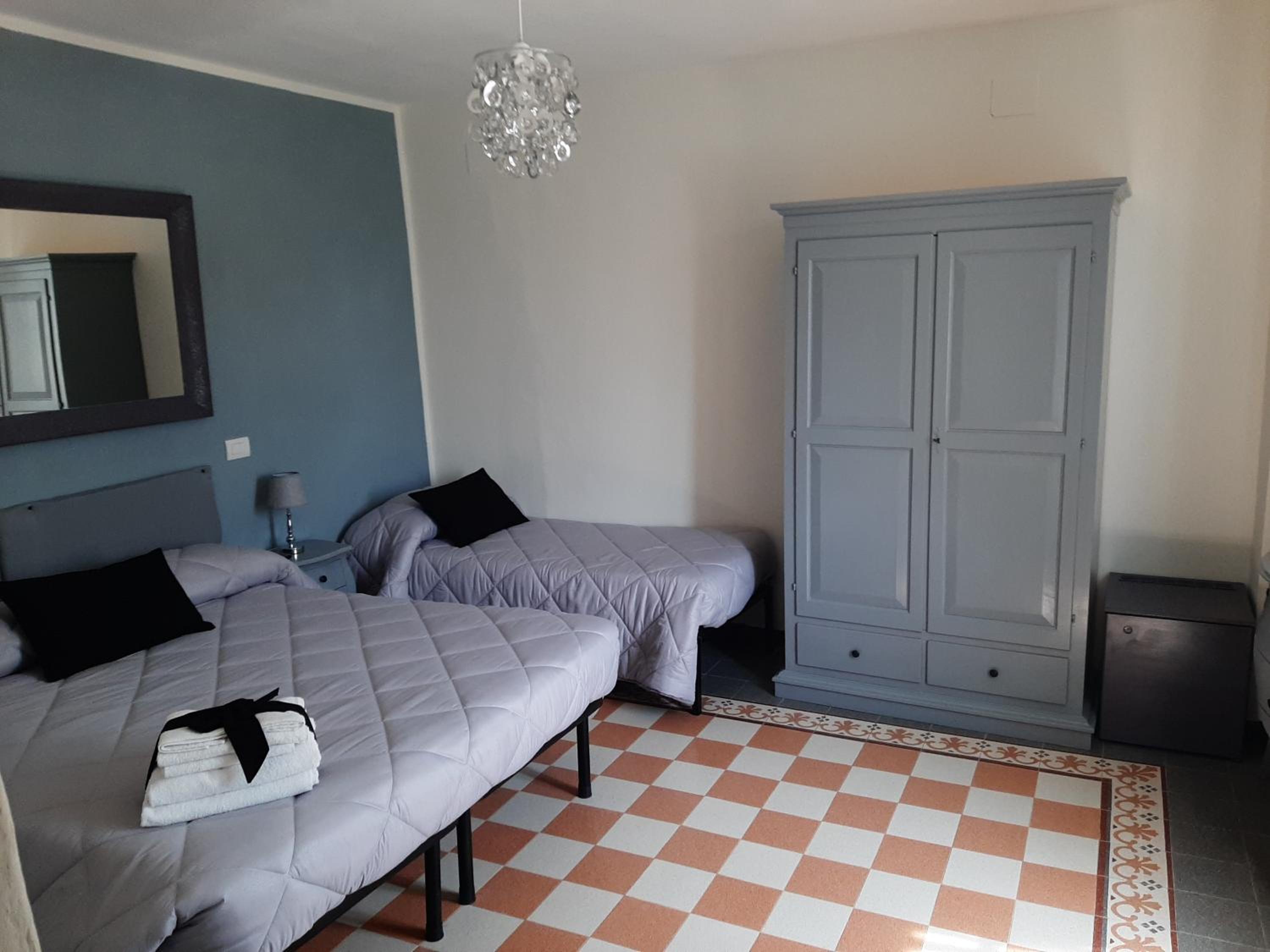 Family Room - Photo 15