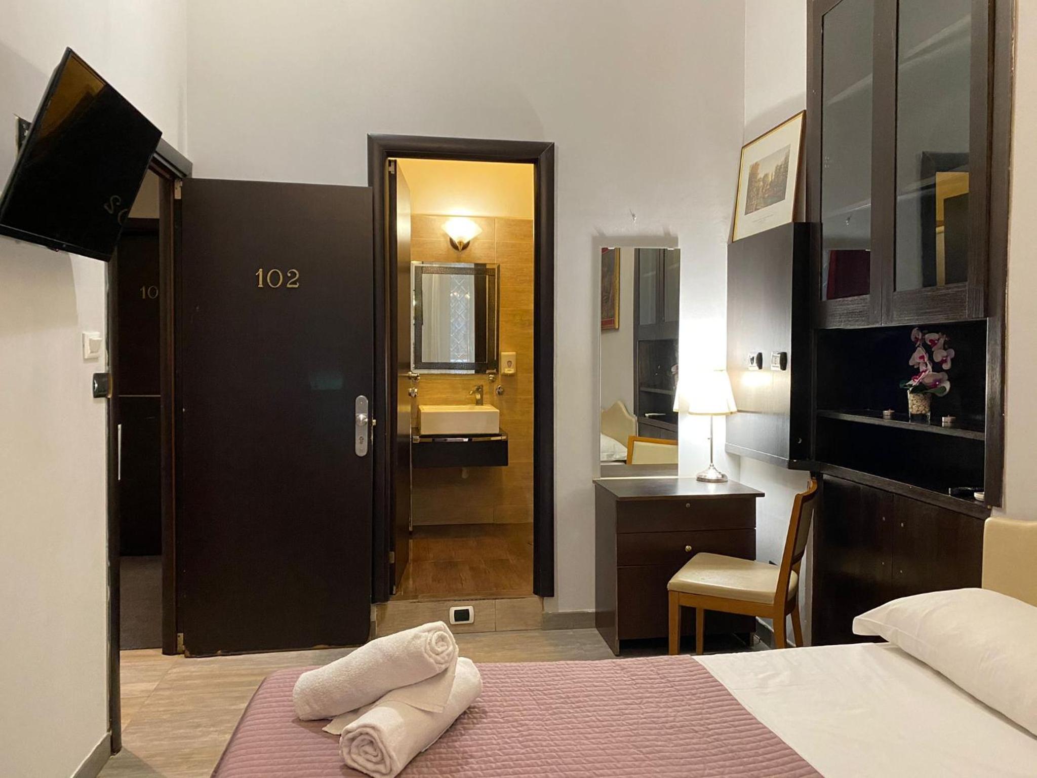 Standard Double Room photo 1