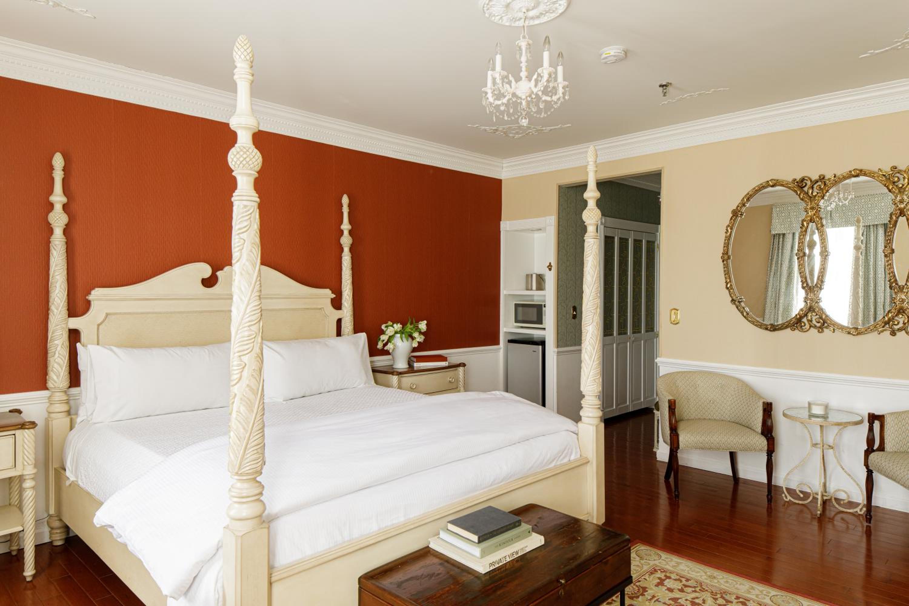 King Contessa Room