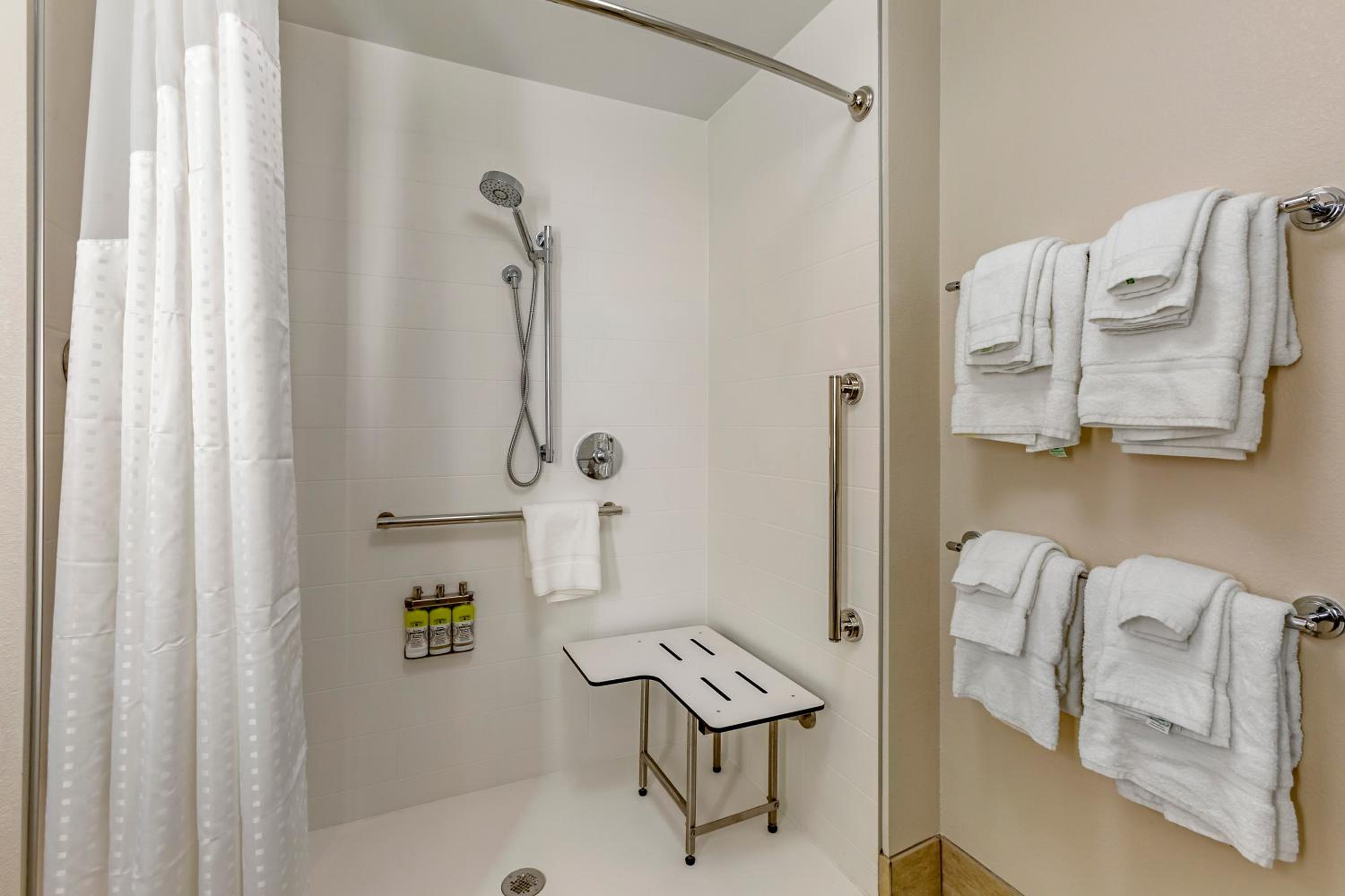 King Room - Mobility Access/Hearing Accessible - Photo 2