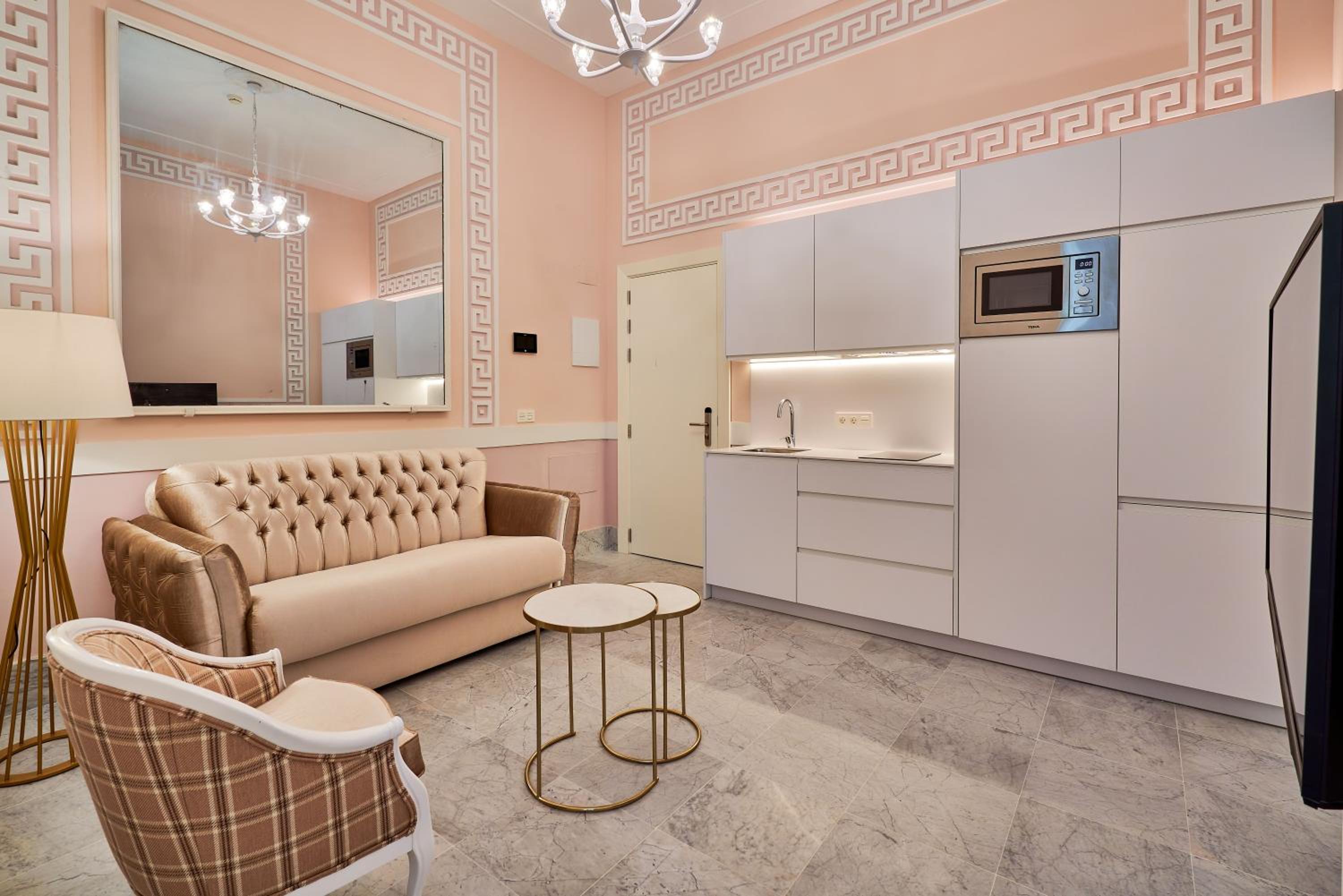 One-Bedroom Deluxe Suite