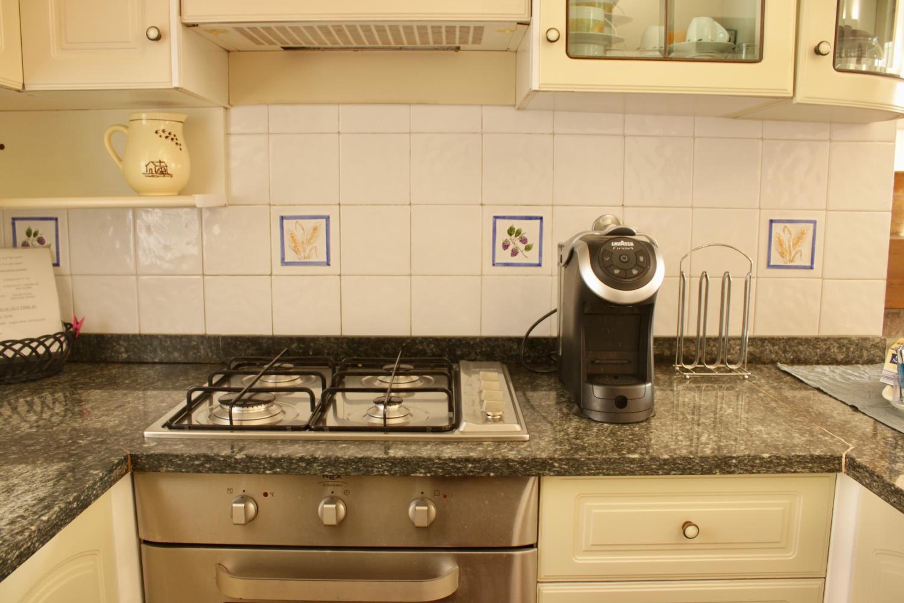 Two-Bedroom Apartment - Photo 2