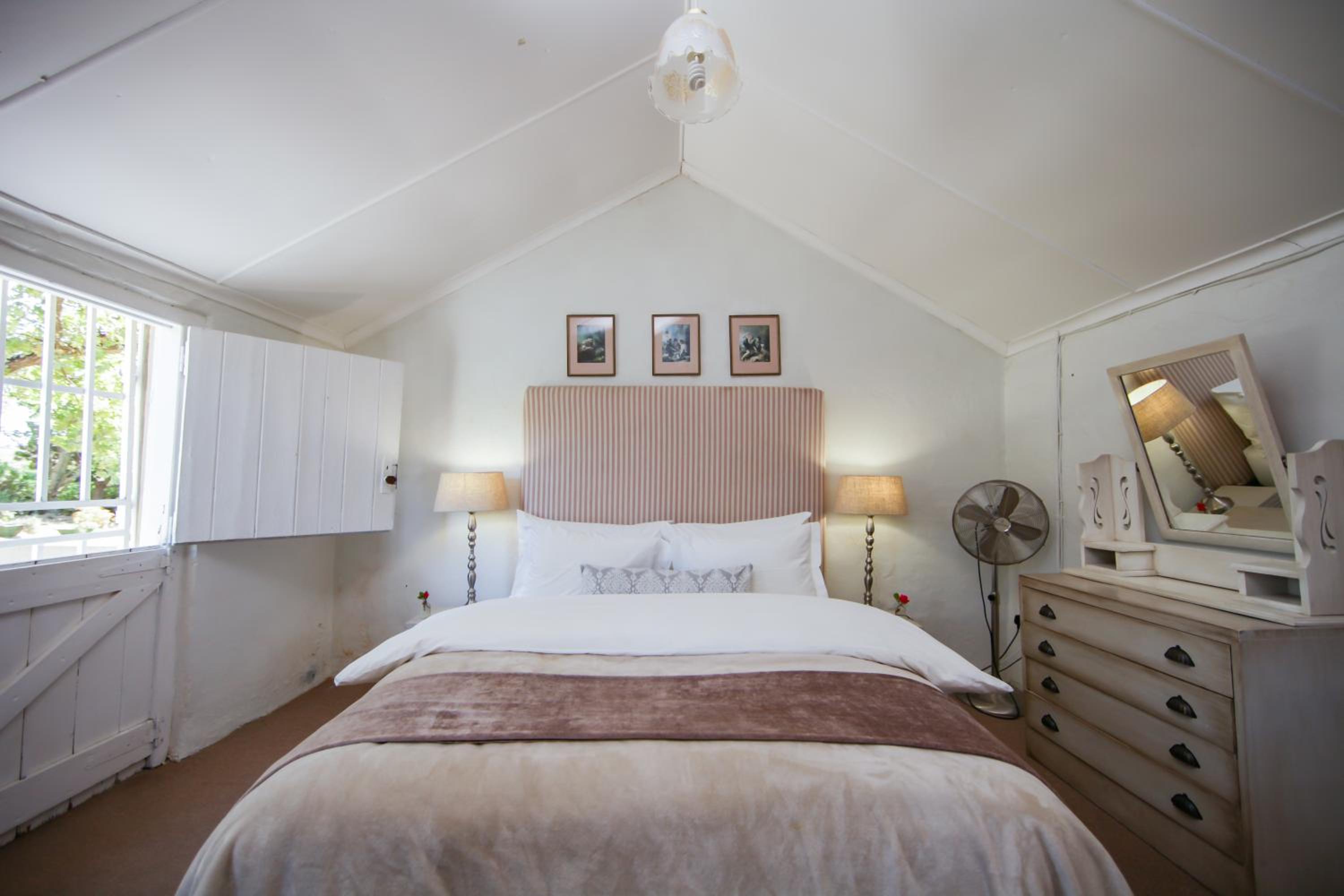 Honey Cottage - Sleeps 7 photo 2