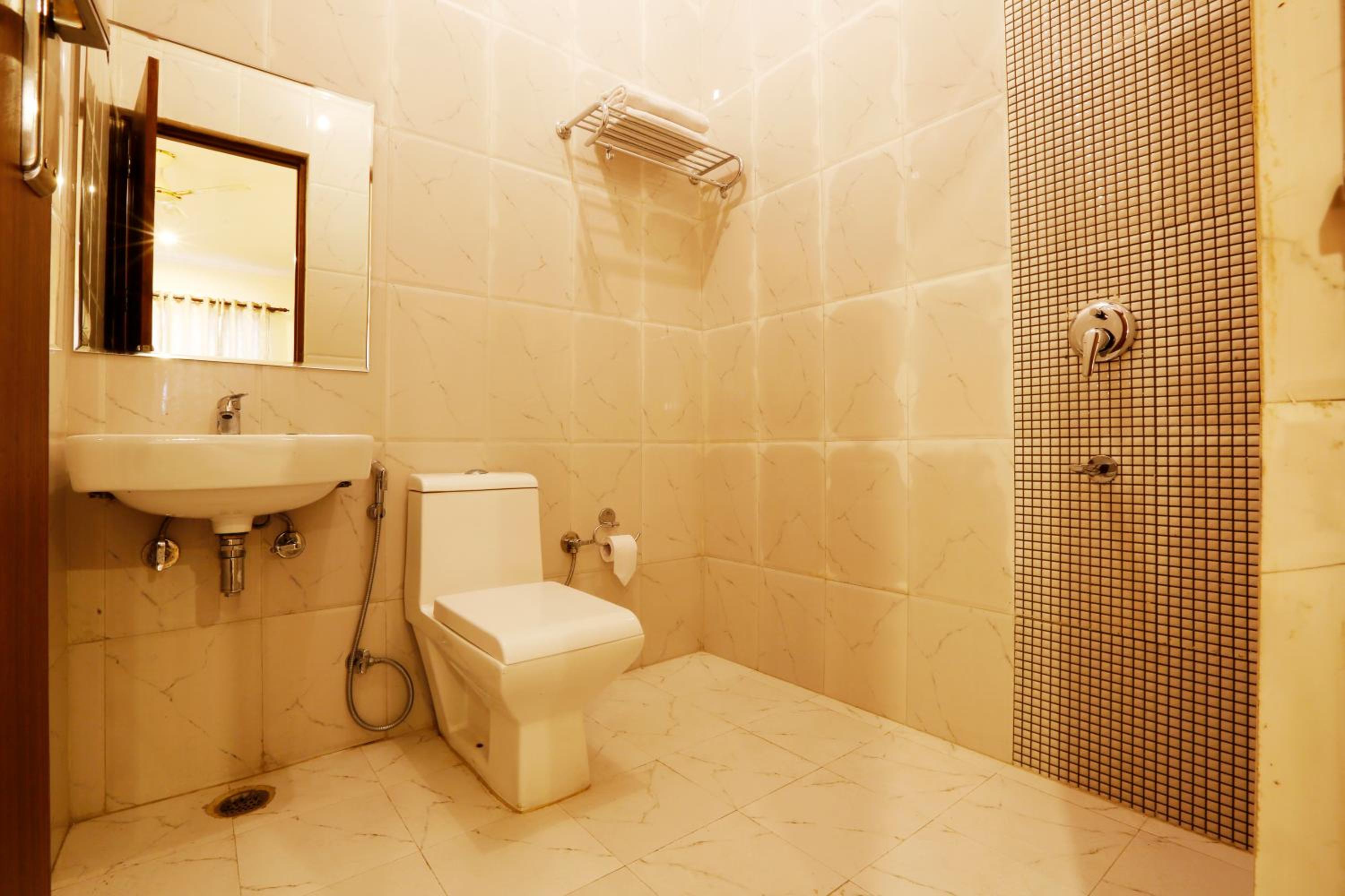 Deluxe Room - Photo 3
