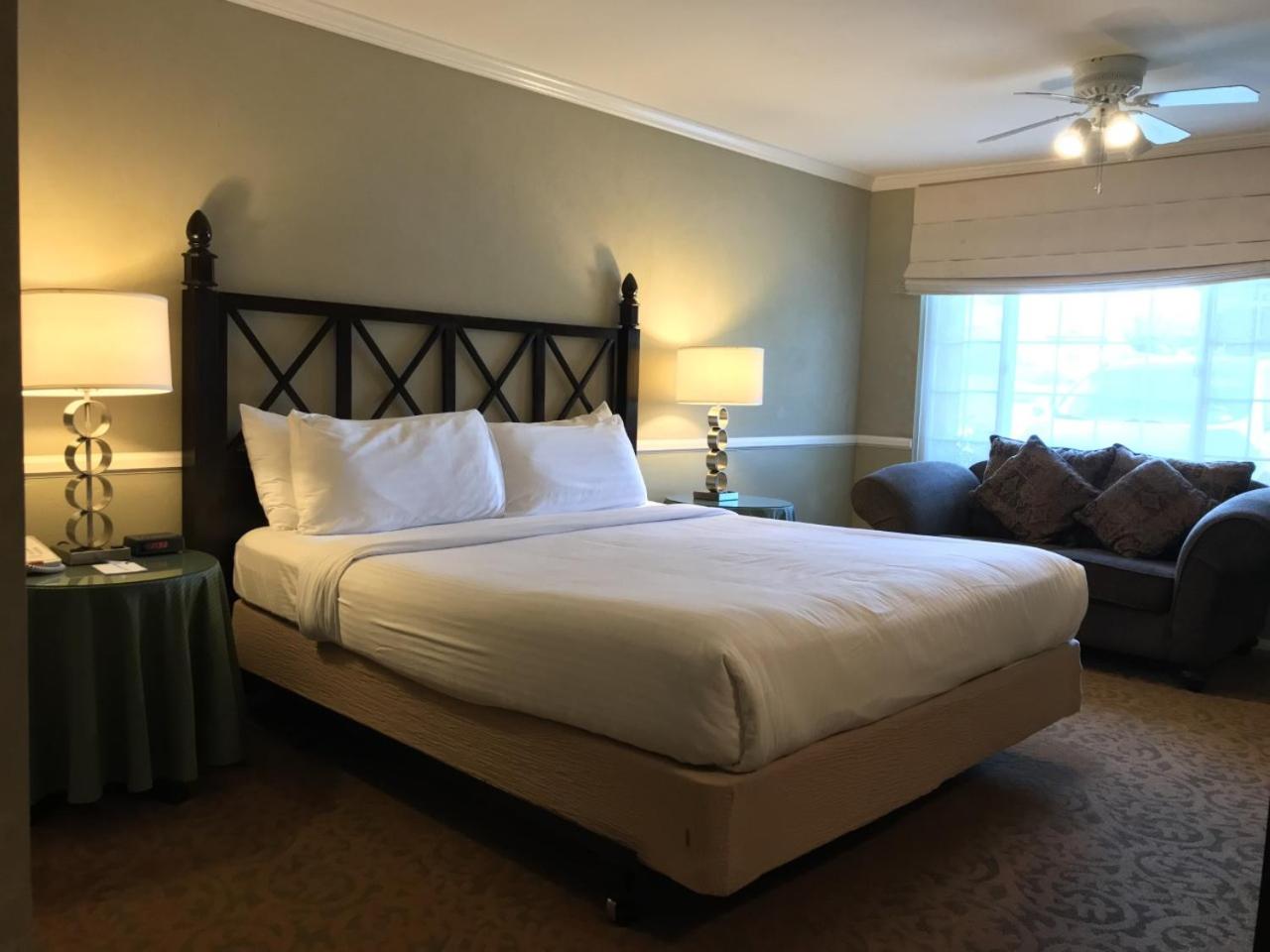 King Room - ADA Accessible - Photo 2