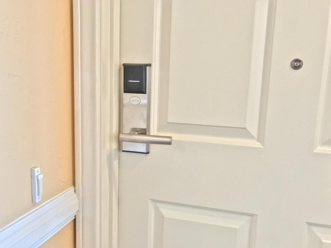 King Room - ADA Accessible - Photo 6