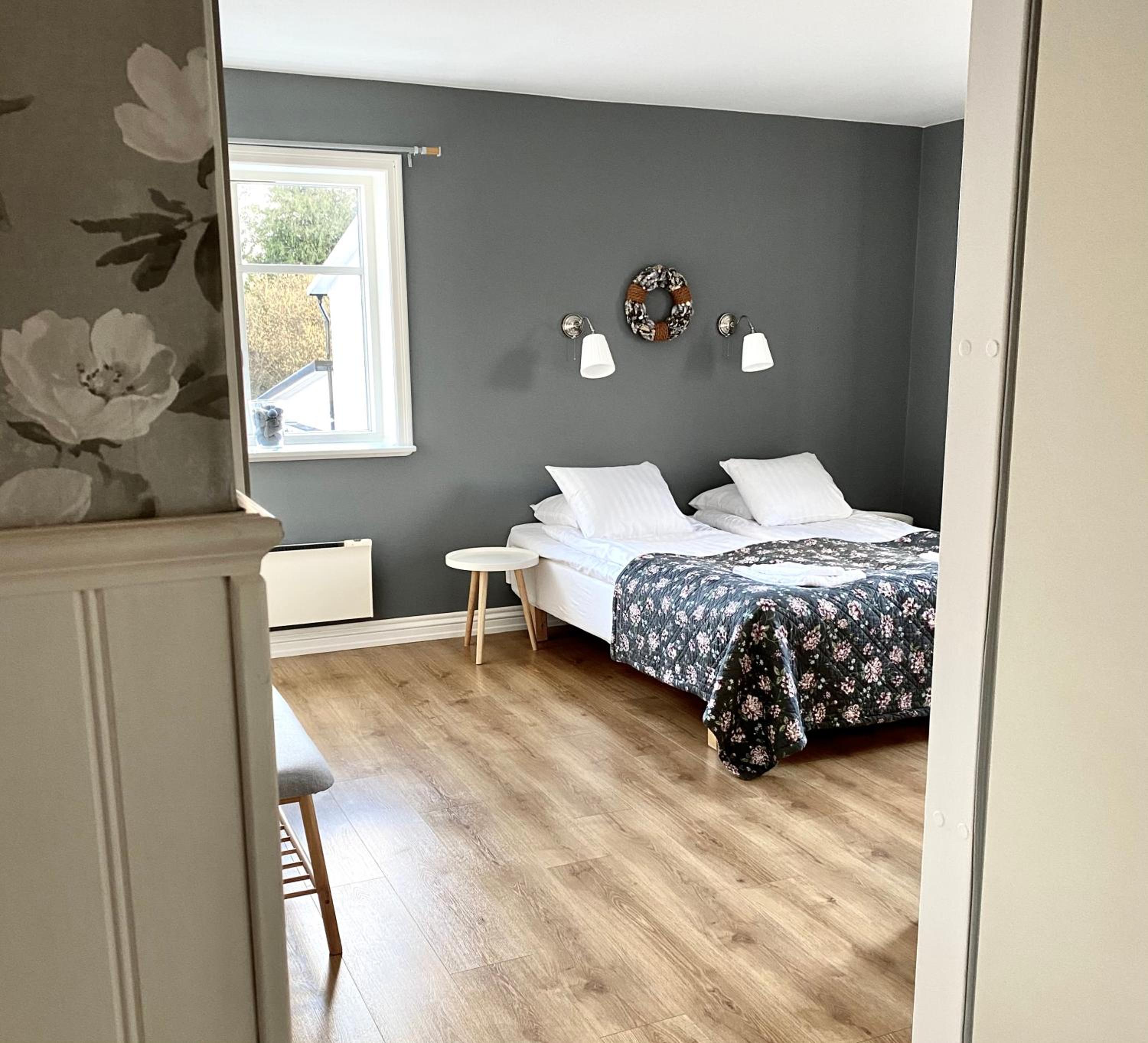 Family Room (2 Adults + 2 Children) - Photo 1