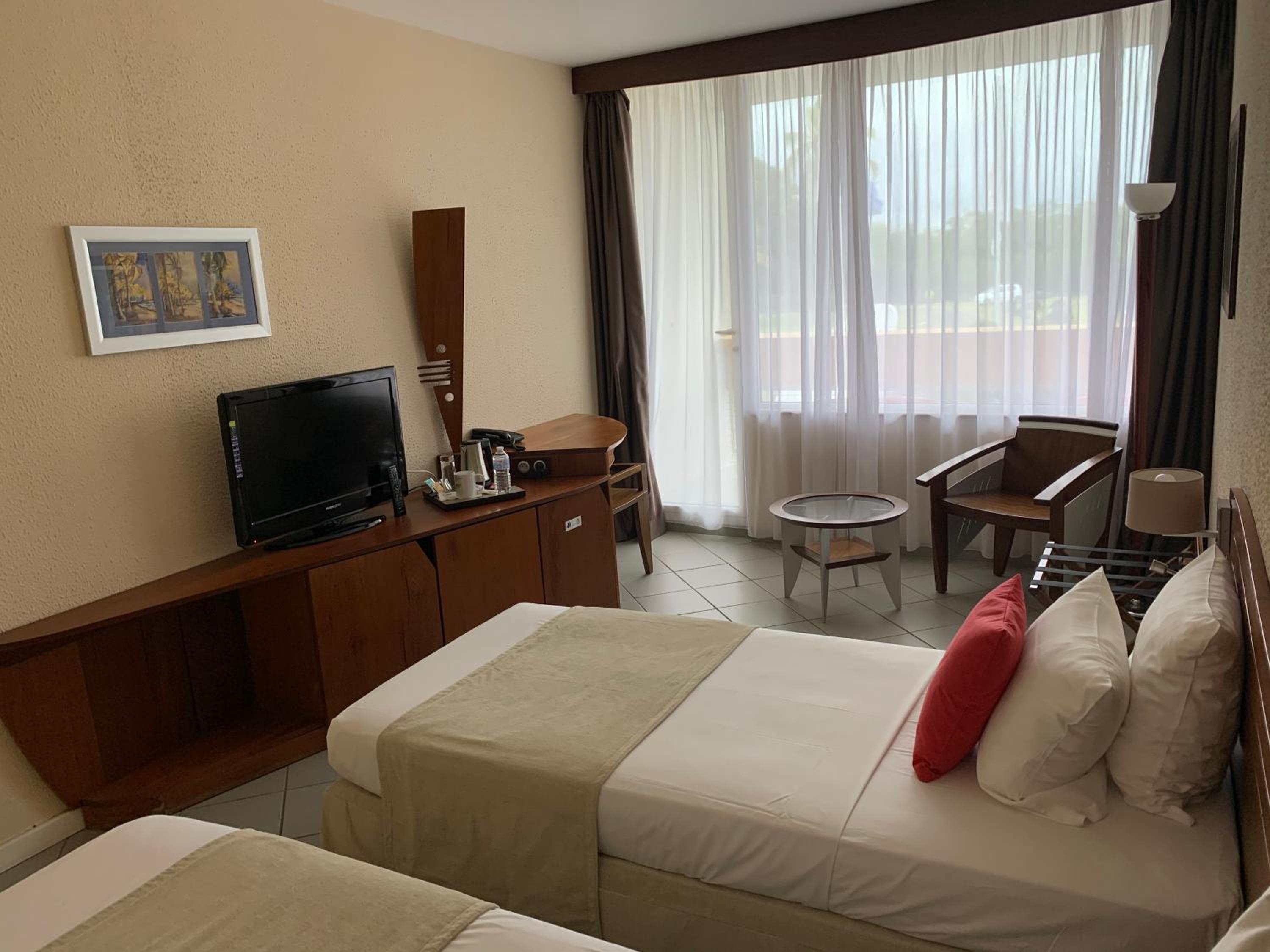 Twin Room - Photo 2