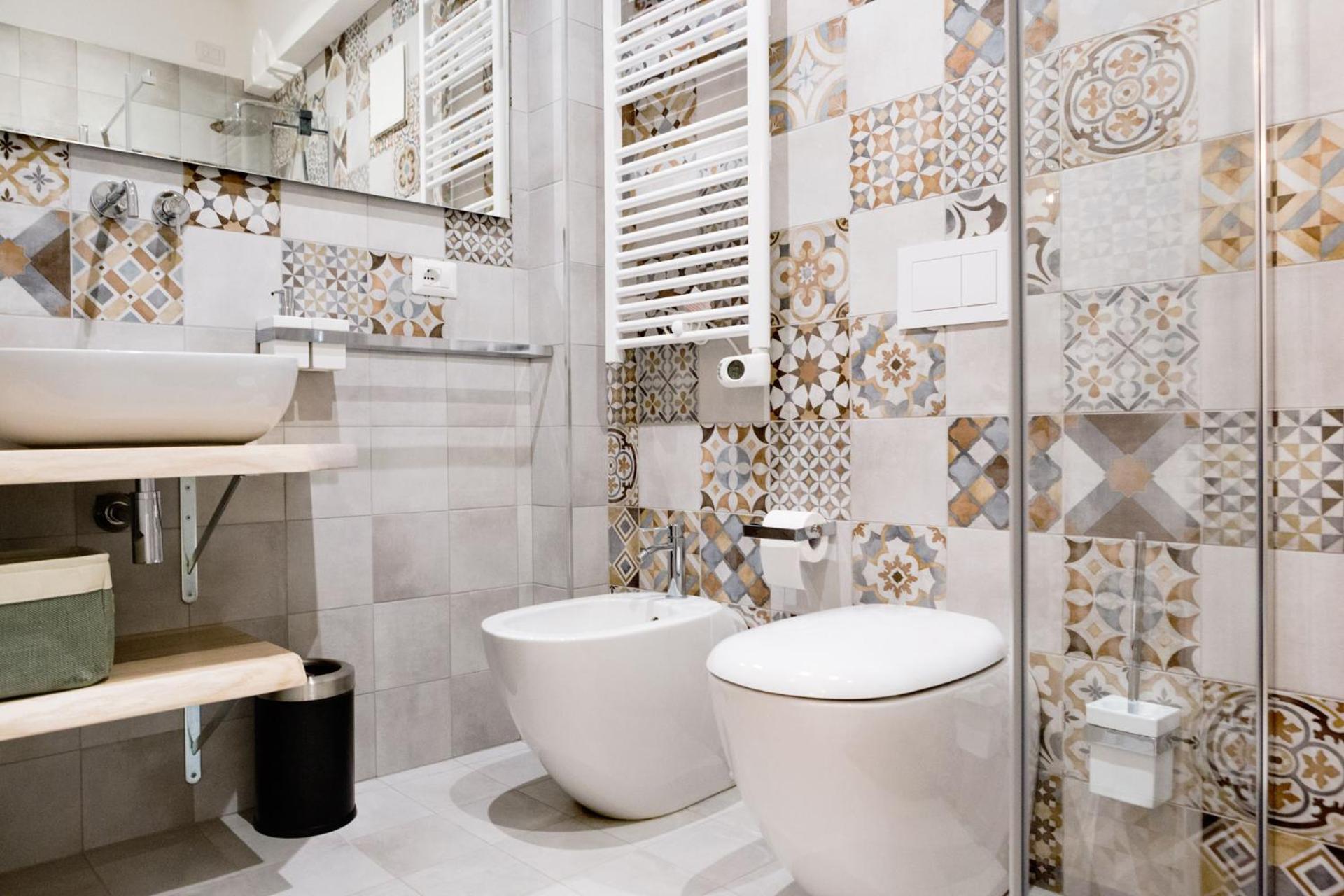 Double Room with Private Bathroom - Photo 17