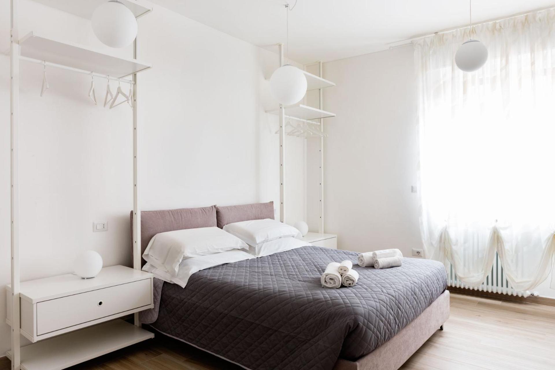 Double Room with Private Bathroom - Photo 8