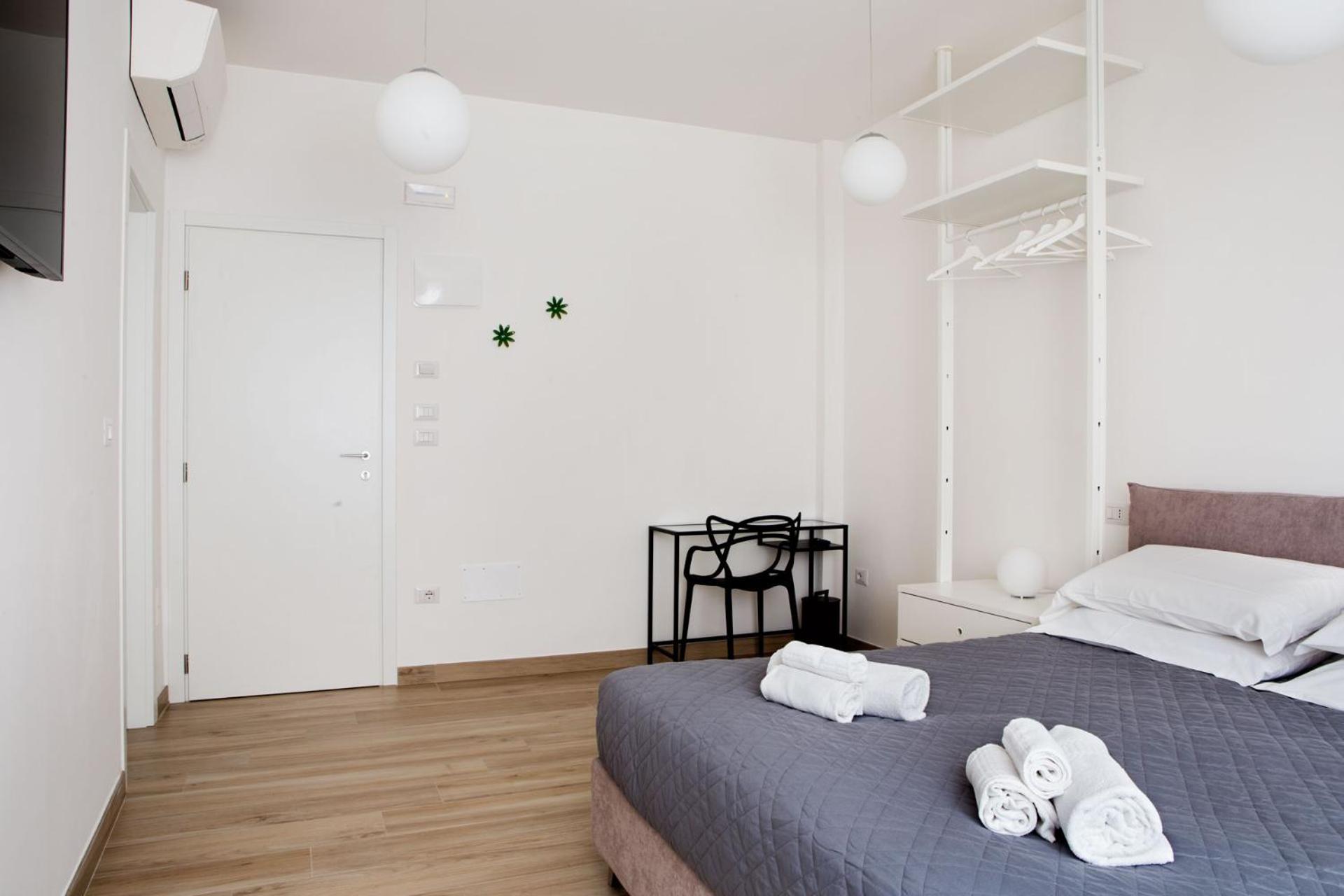 Double Room with Private Bathroom - Photo 4