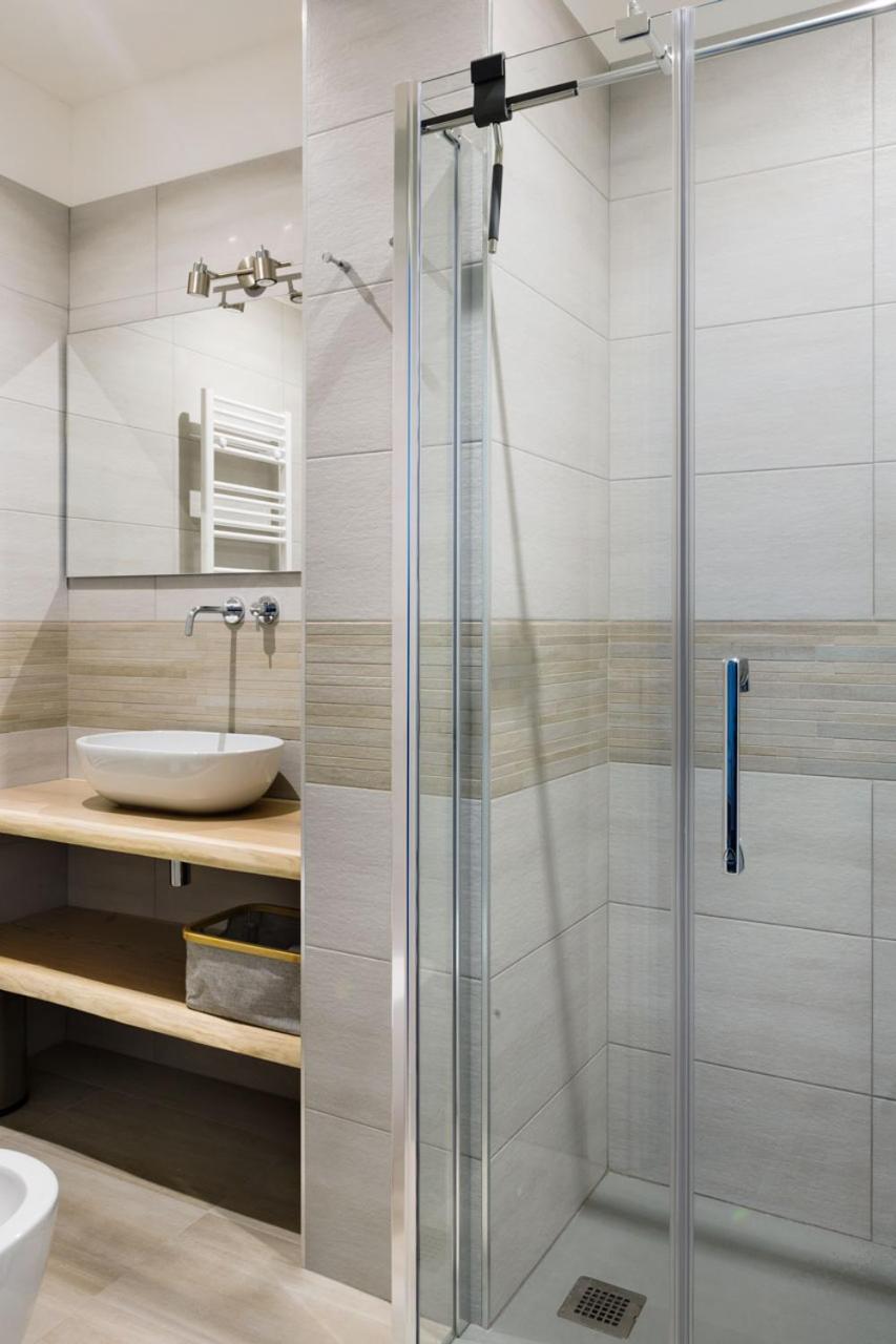 Double Room with Private Bathroom - Photo 2