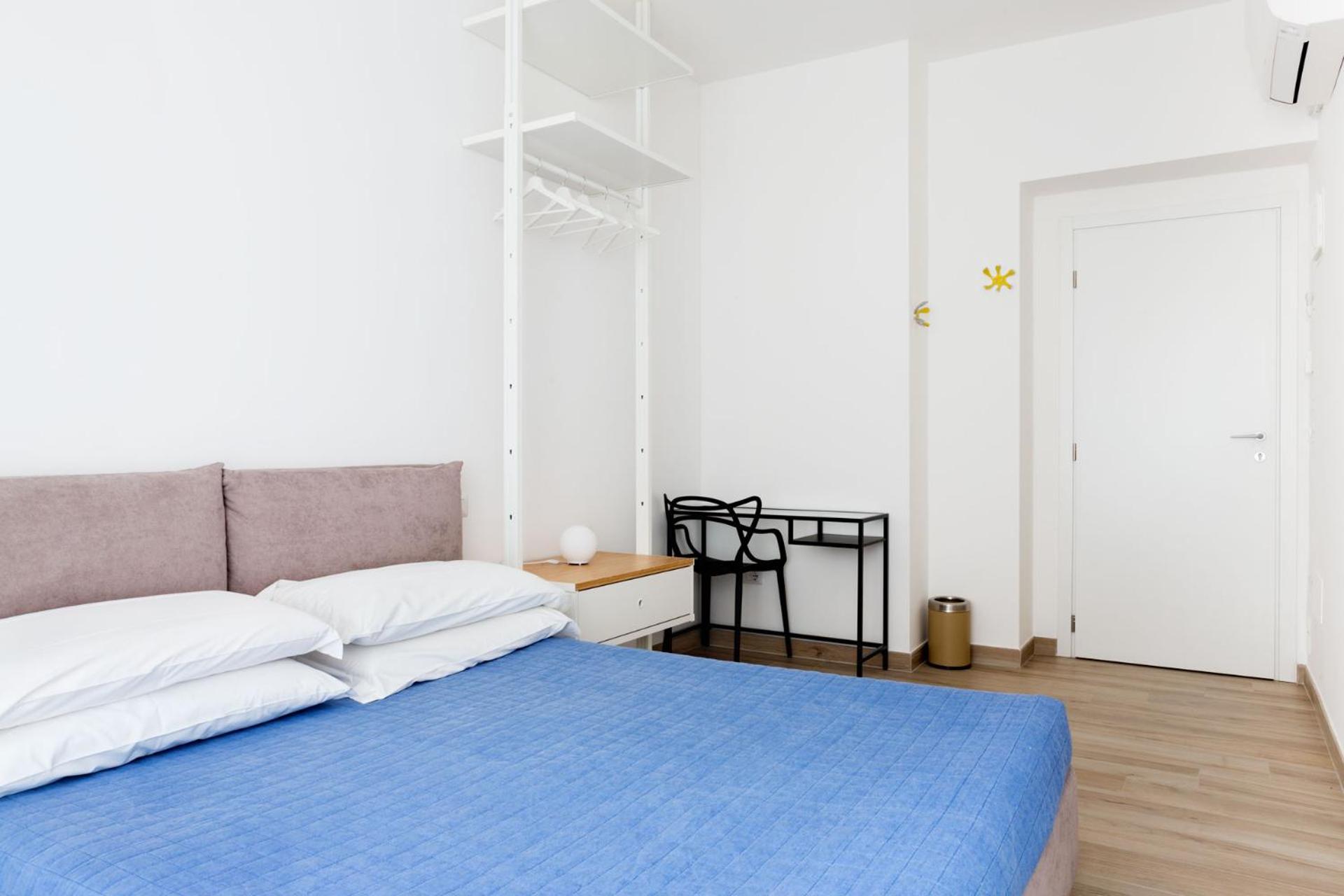 Double Room with Private Bathroom - Photo 6