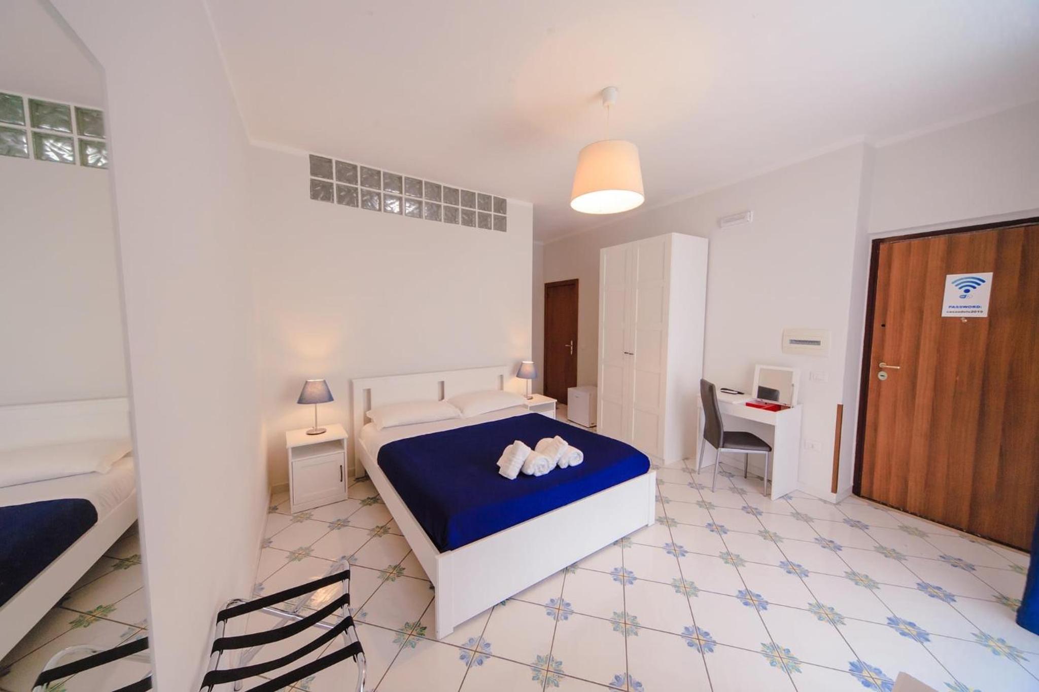 Double Room with Balcony and Sea View photo 2