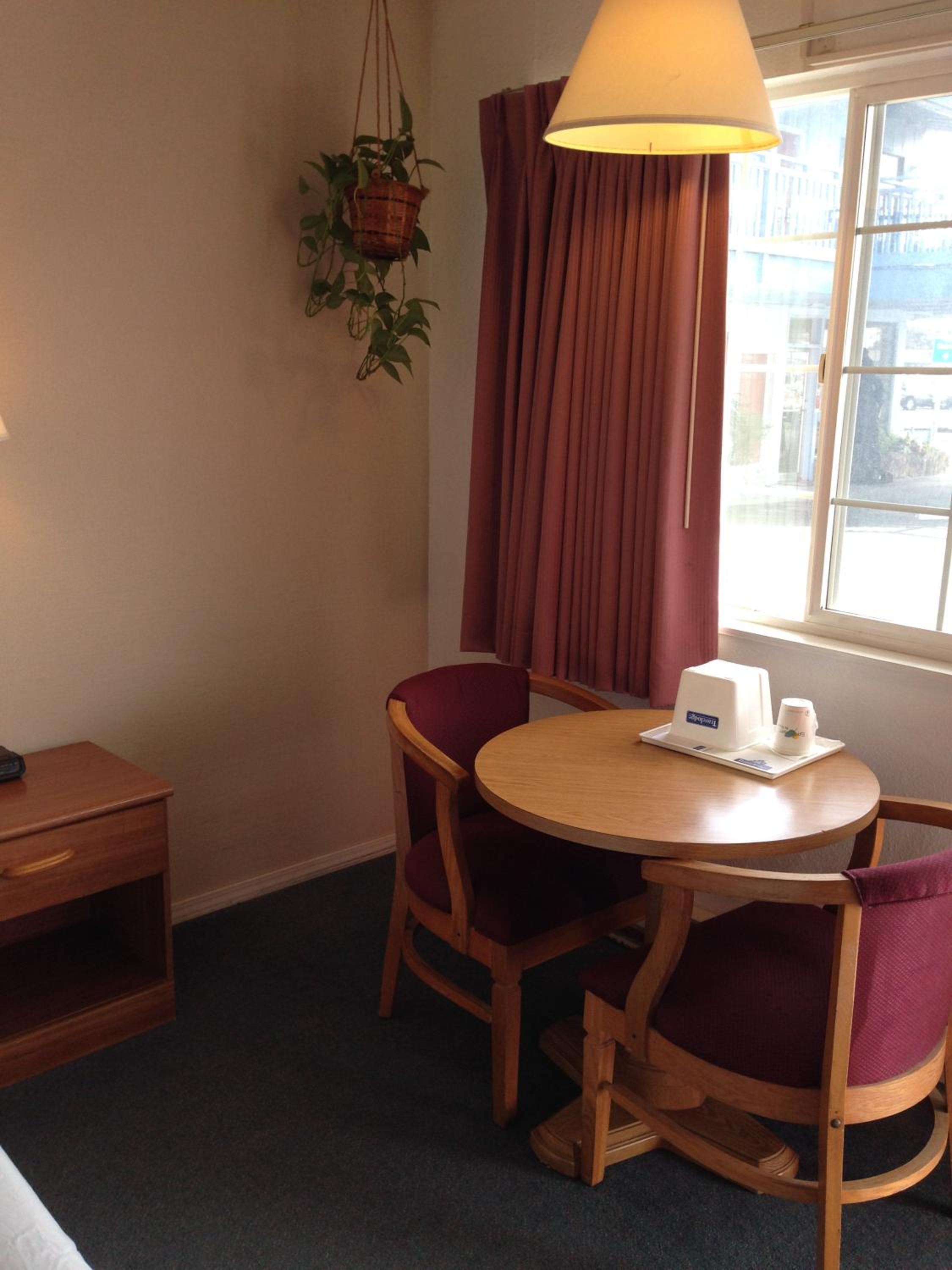King Room - Non-Smoking photo 3