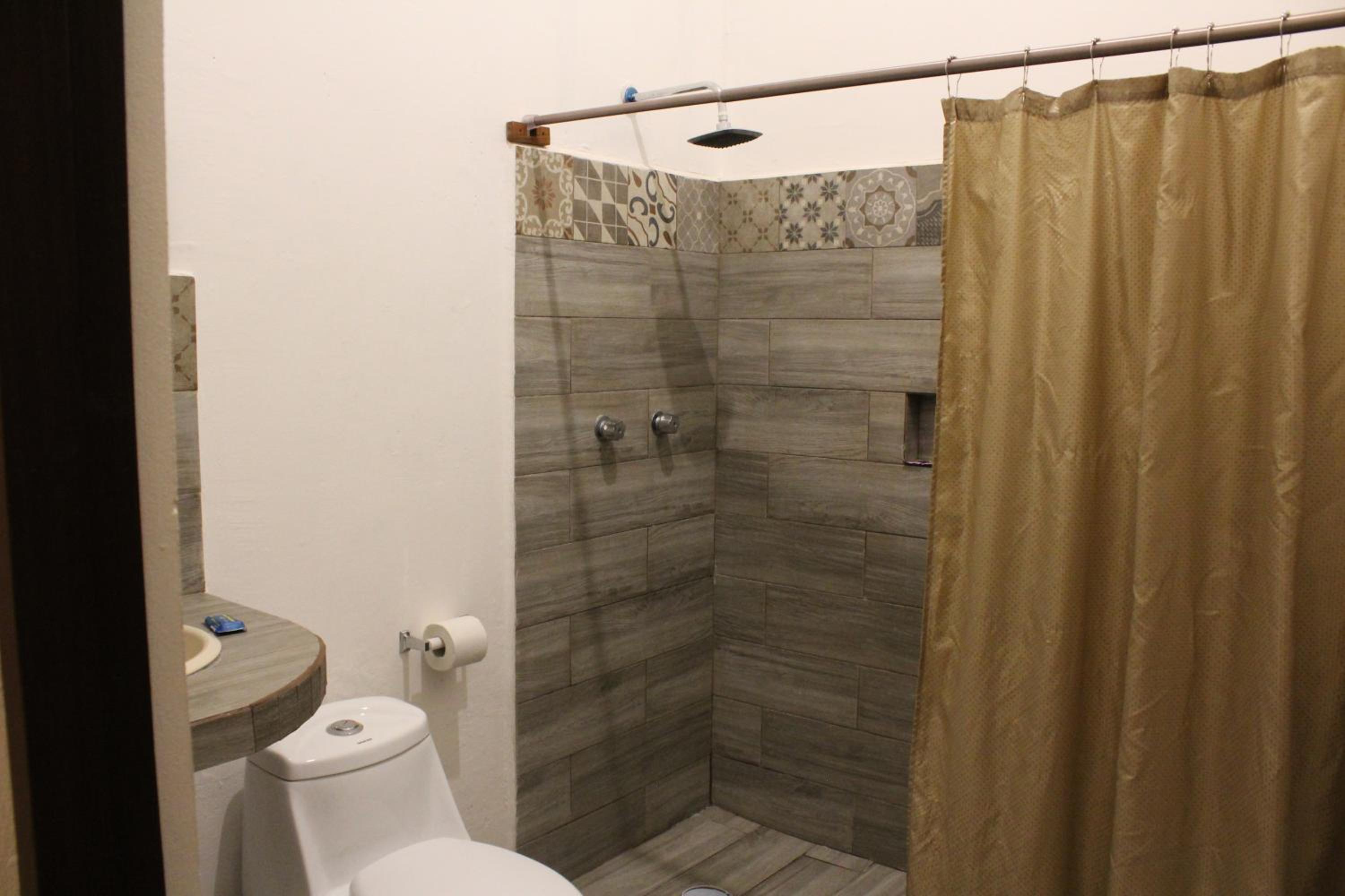Double Room - Photo 11