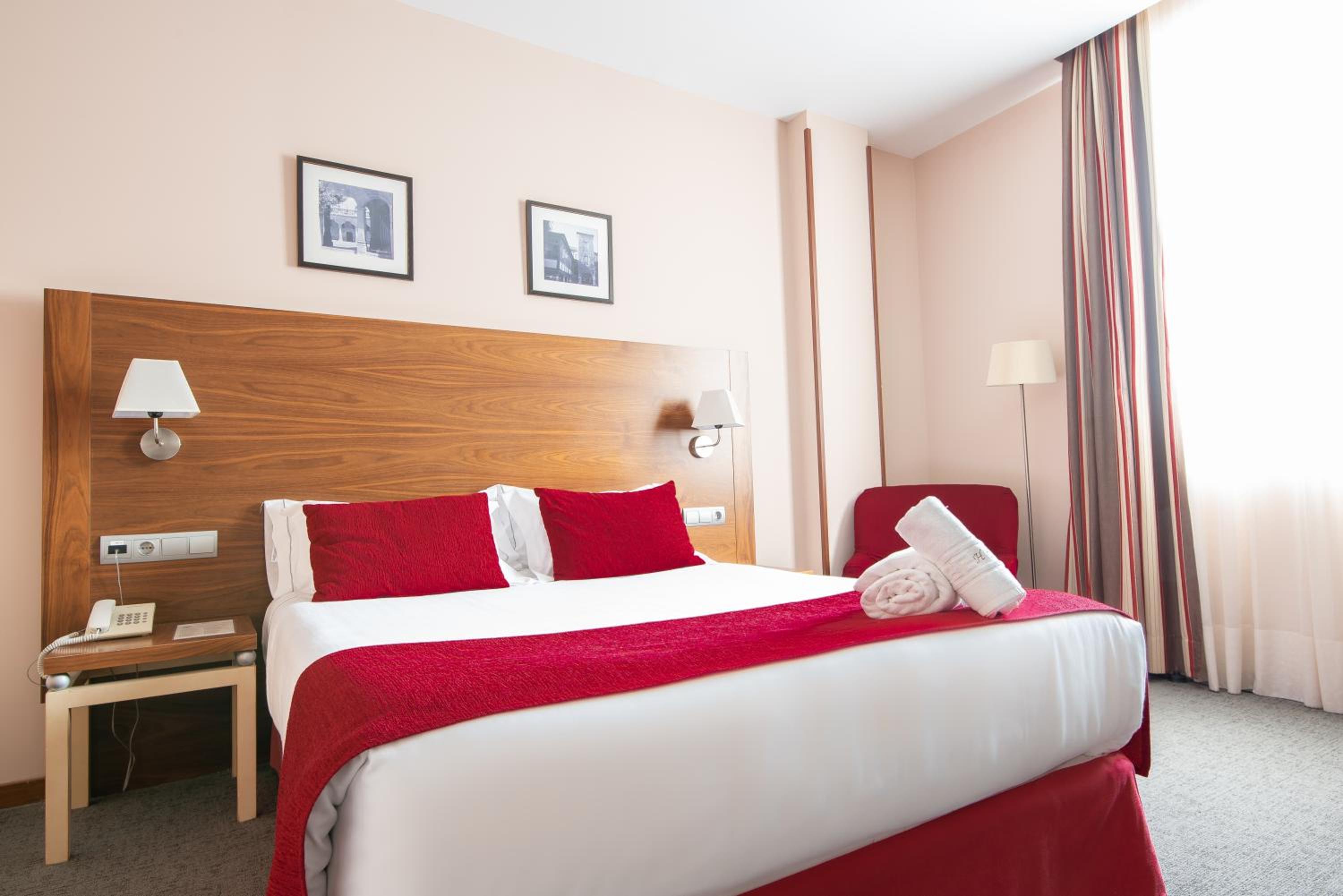 Double or Twin Room - Photo 30