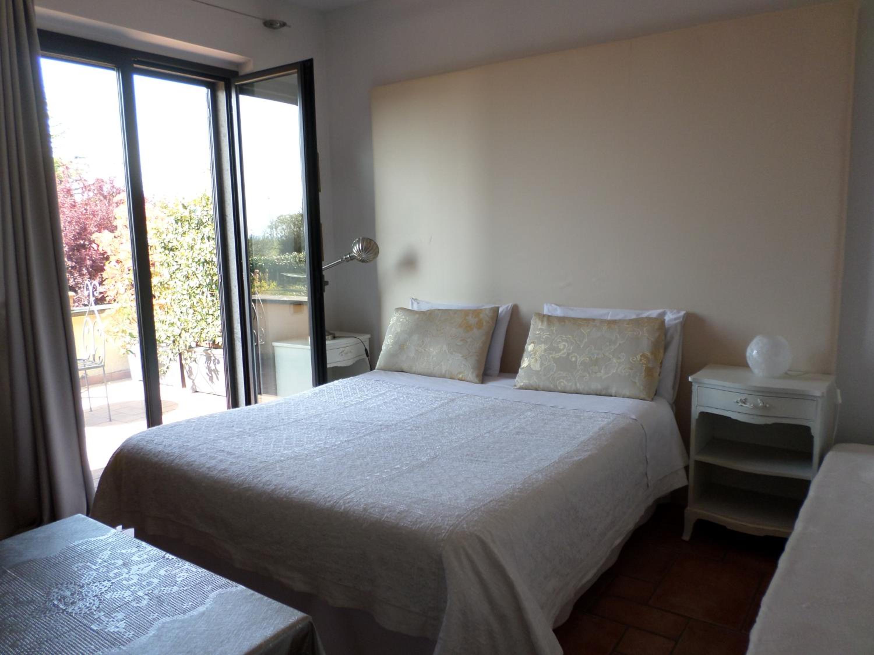 Triple Room with Terrace photo 3