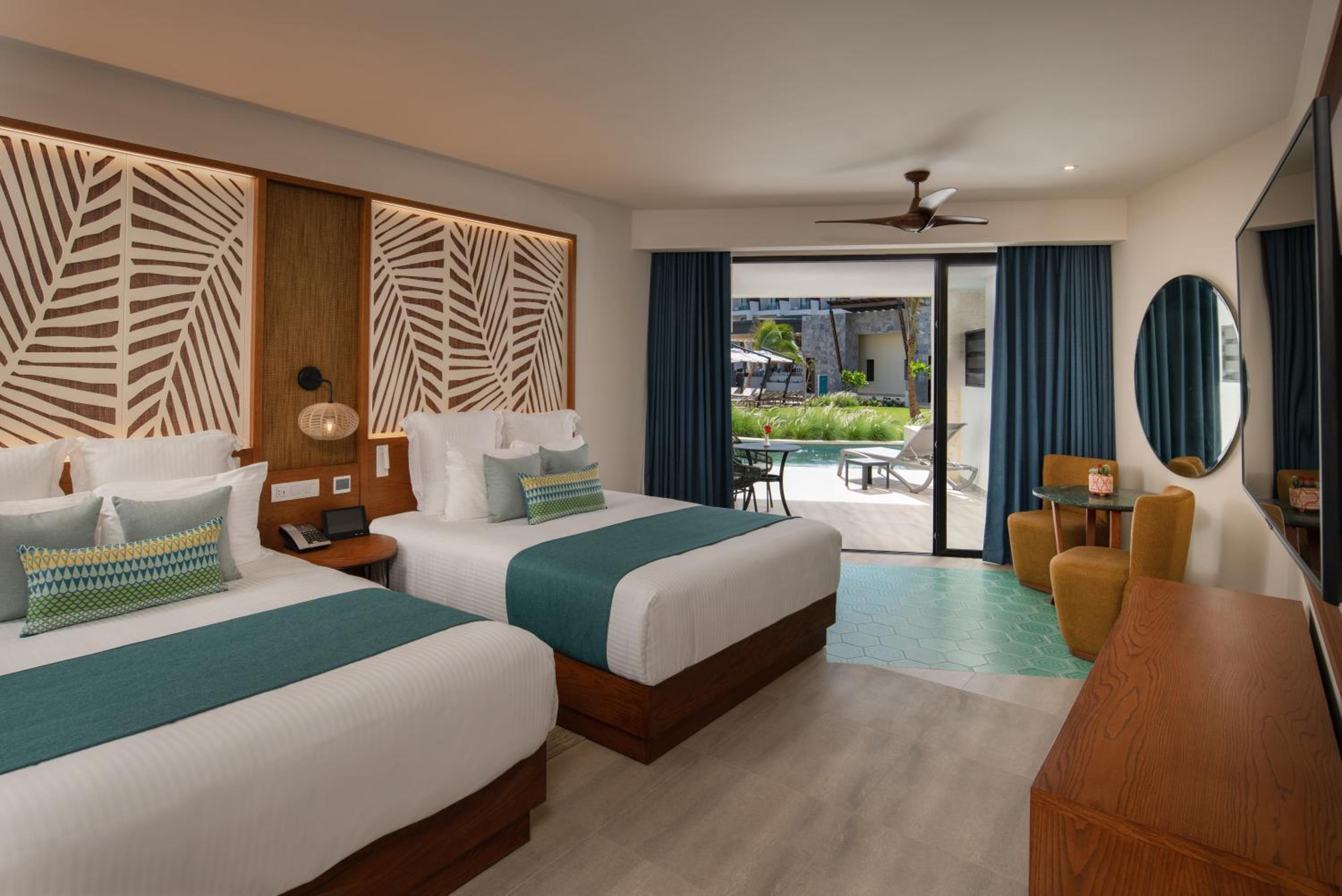 Preferred Club Junior Suite Swim Out Double