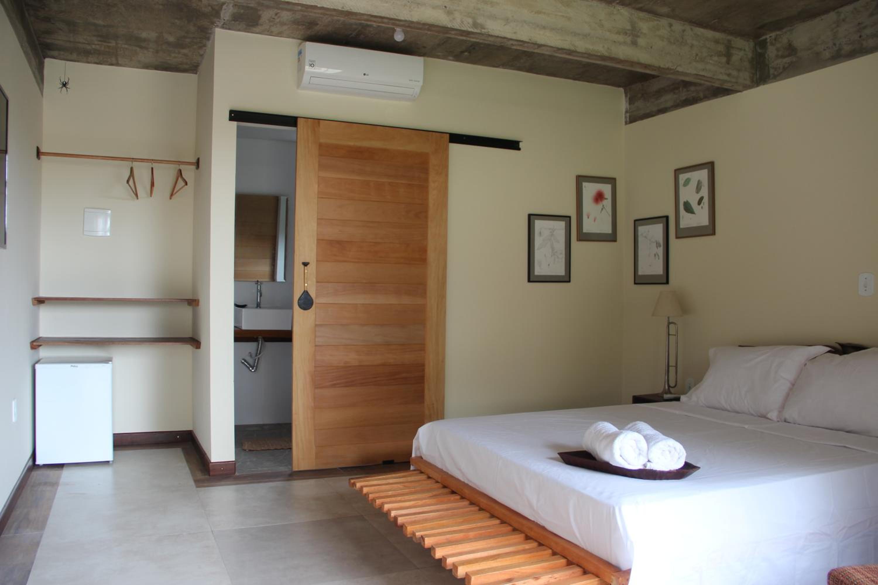 Queen Room photo 3