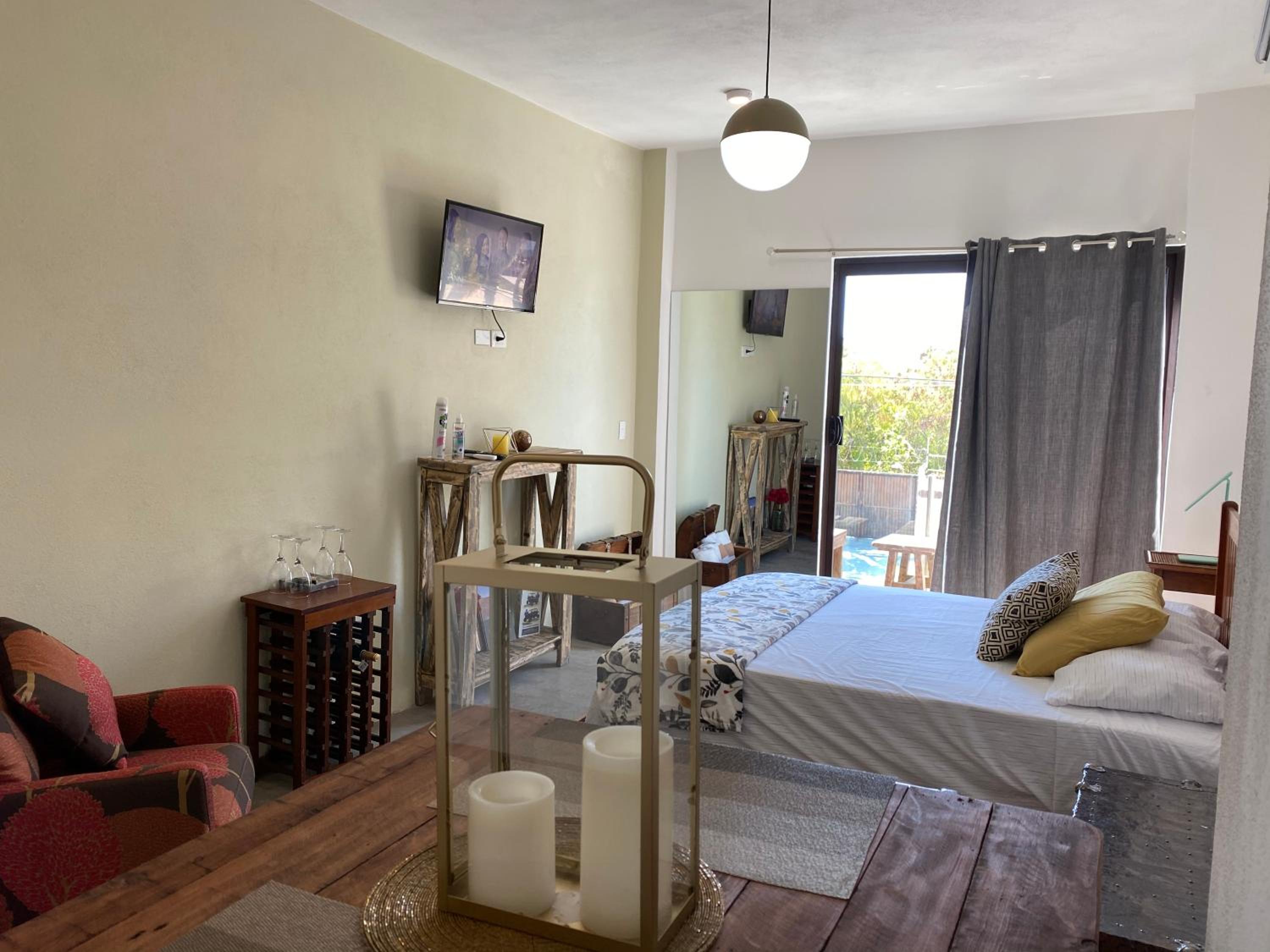 Studio Apartment - Photo 12