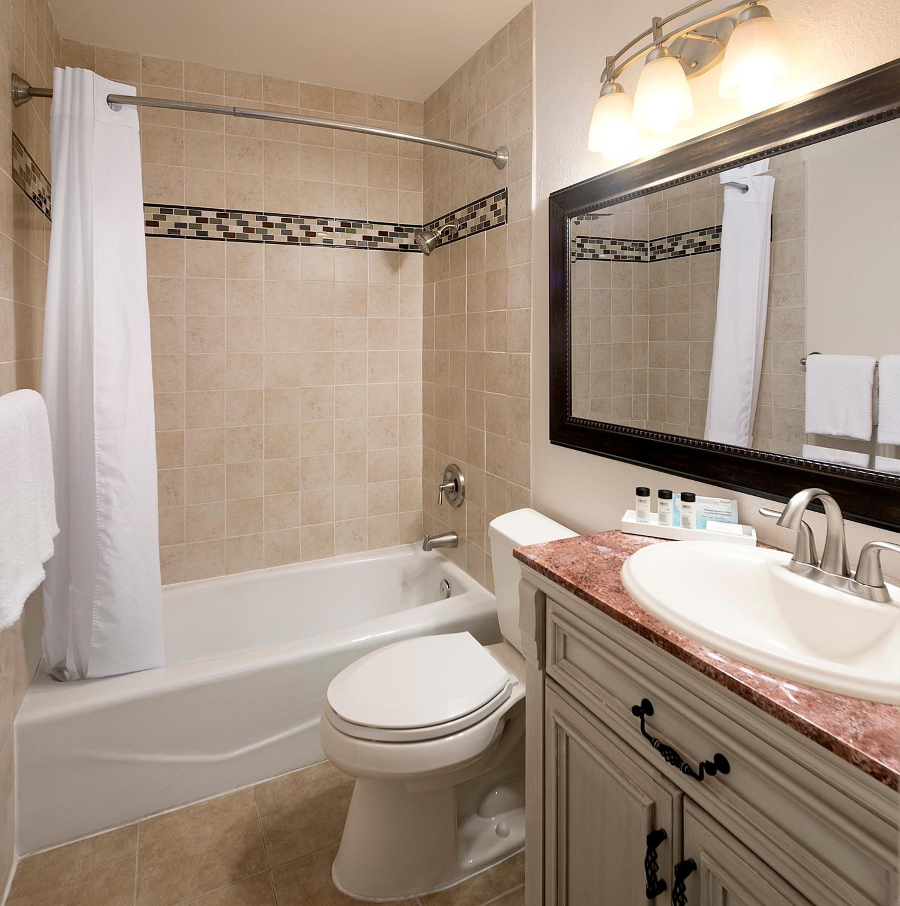 Cove Queen Suite - Photo 3