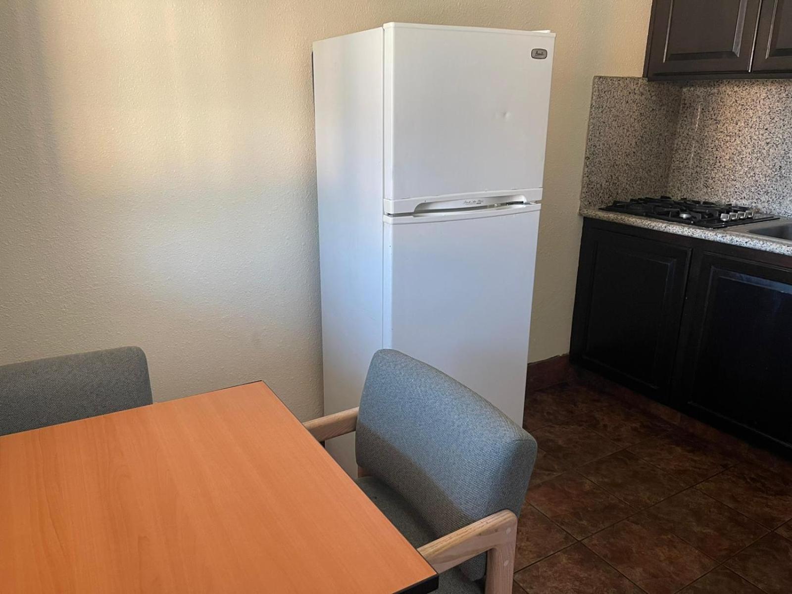 Deluxe Family Suite 3 Queen Beds with Kitchenette - Non Smoking photo 2