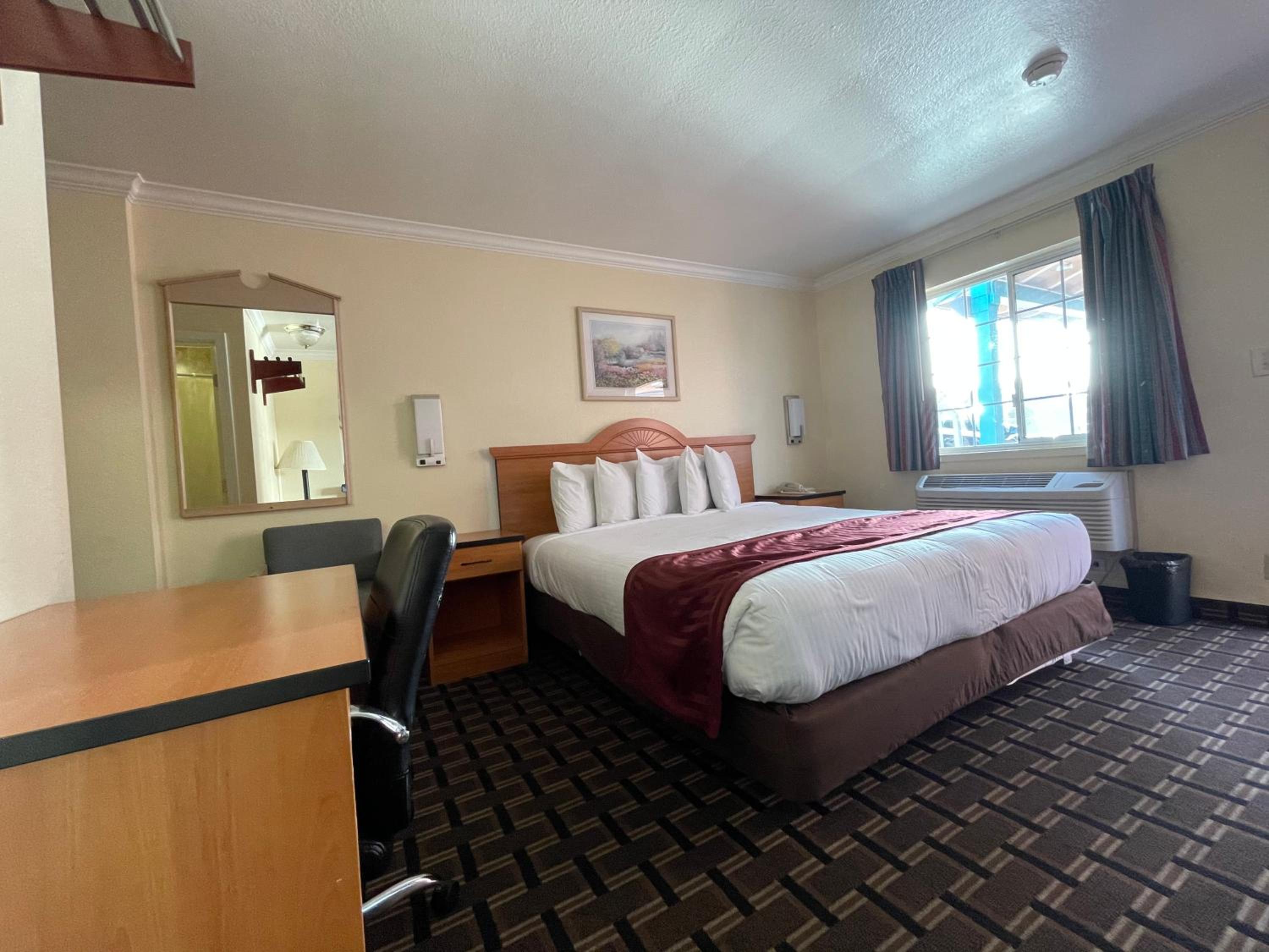 King Room - Non Smoking photo 2