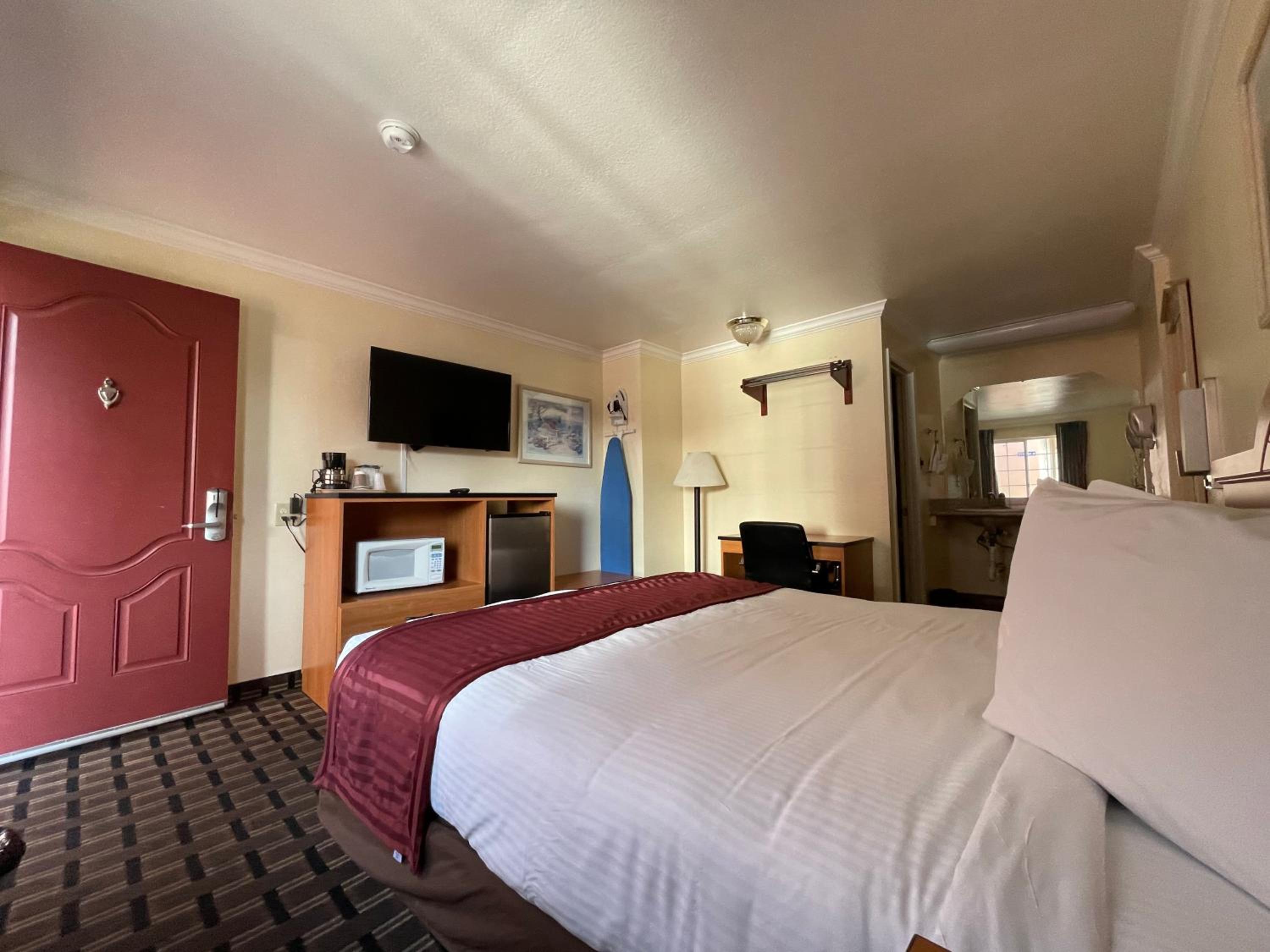King Room - Non Smoking photo 1